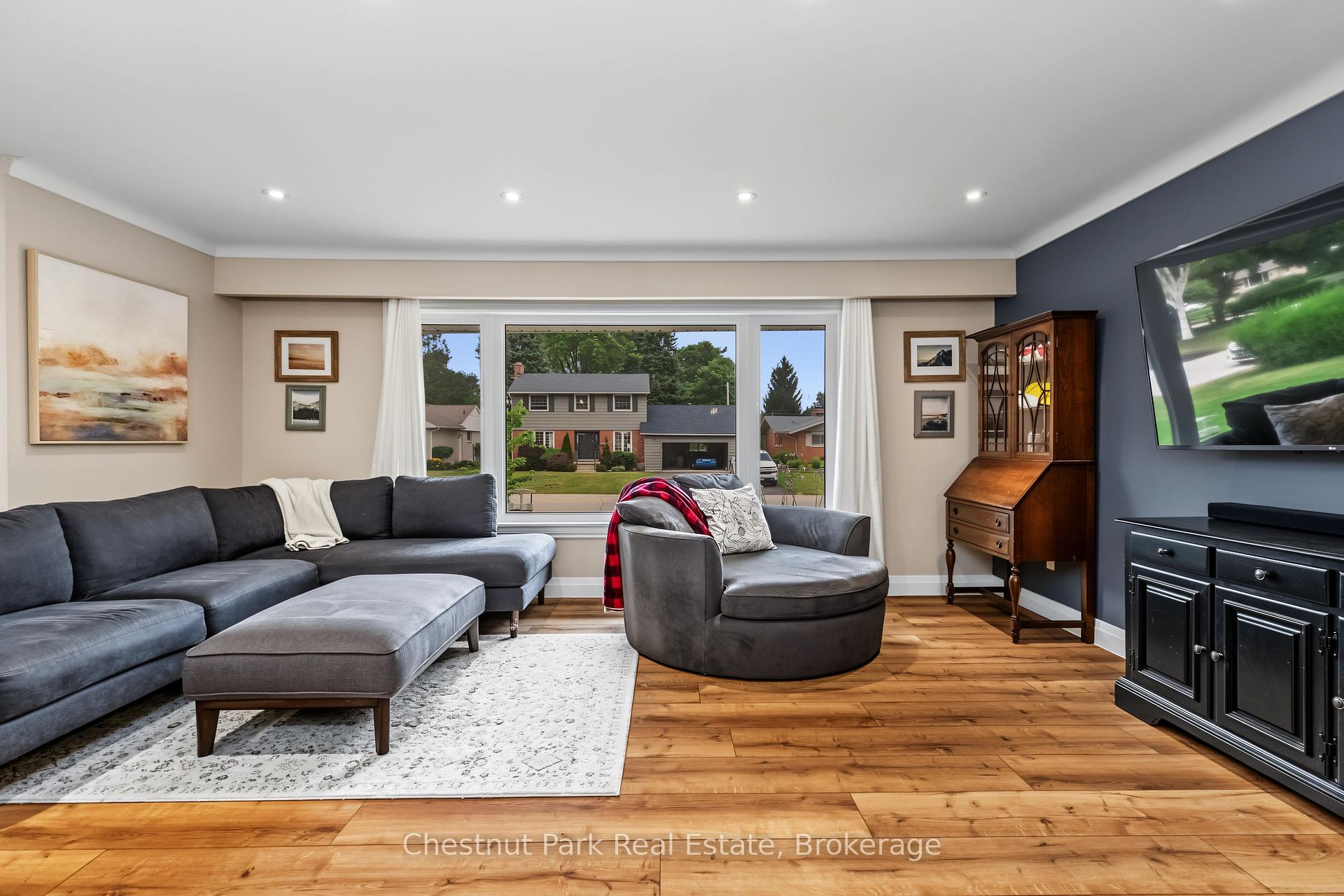 Photo 11 of 583 6th Street W, Owen Sound — HOMEH