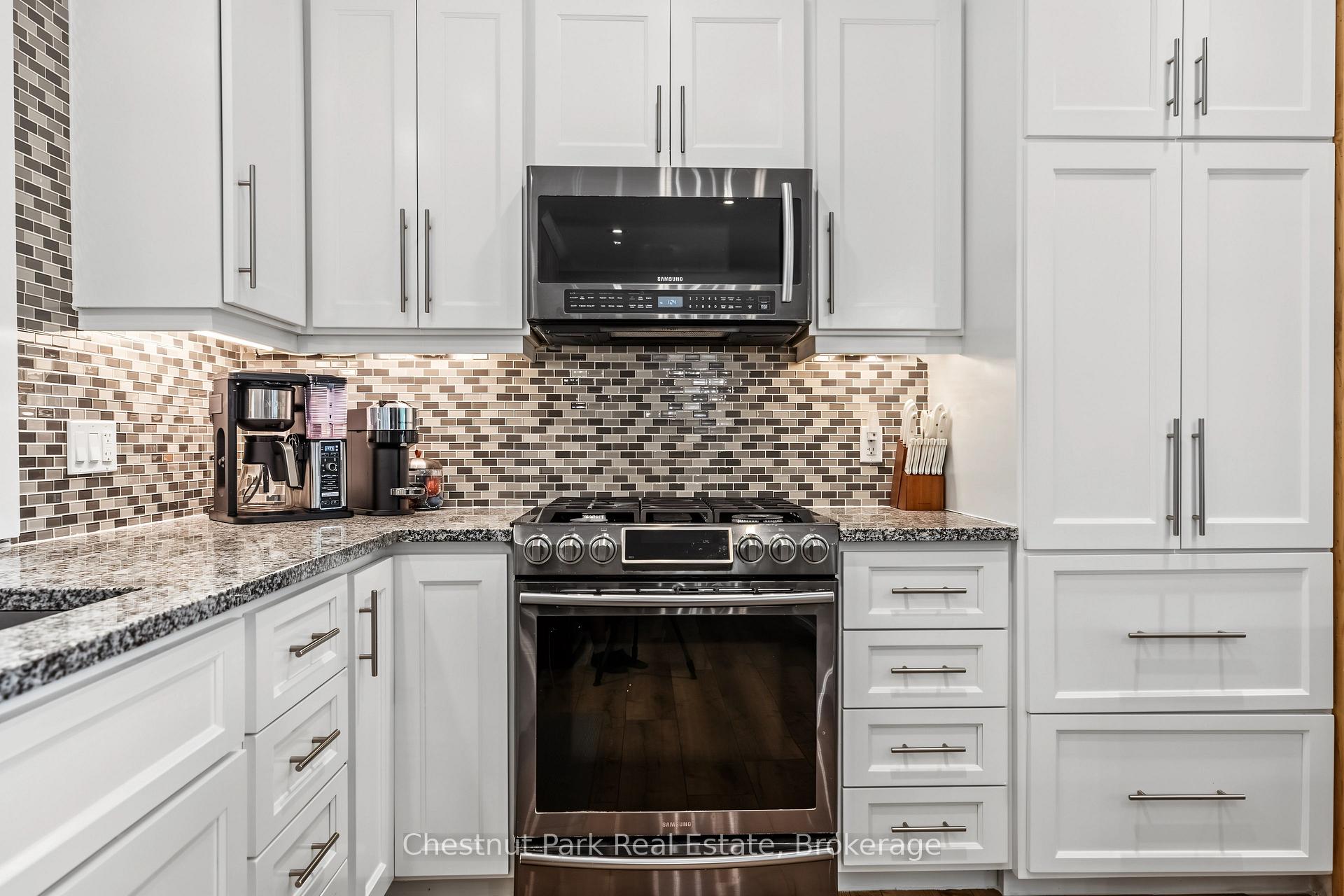 Photo 16 of 583 6th Street W, Owen Sound — HOMEH
