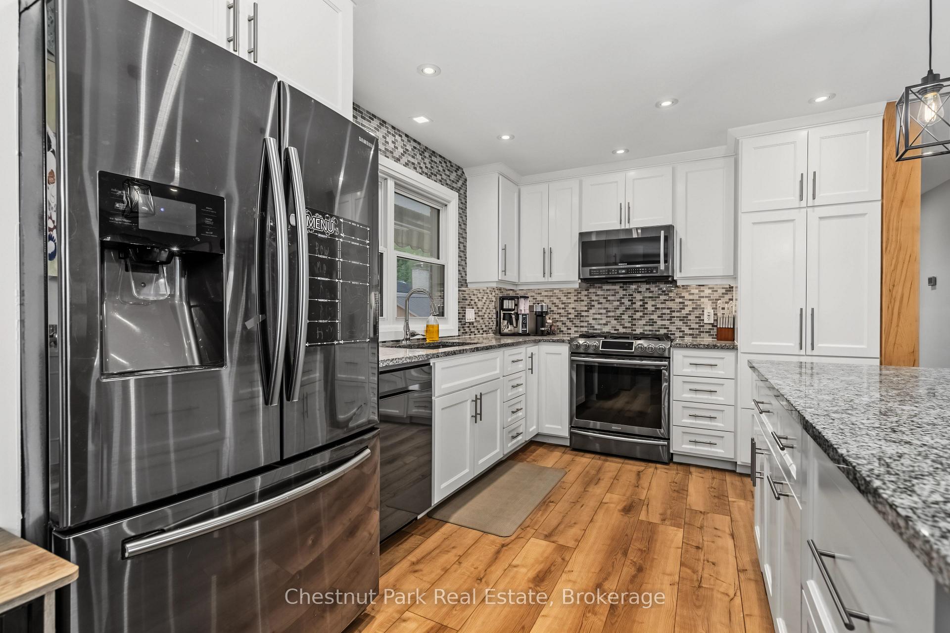 Photo 17 of 583 6th Street W, Owen Sound — HOMEH