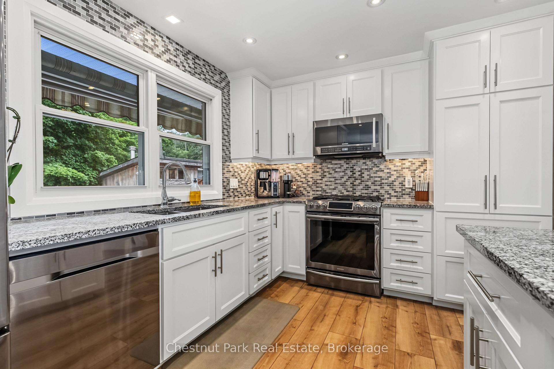 Photo 18 of 583 6th Street W, Owen Sound — HOMEH