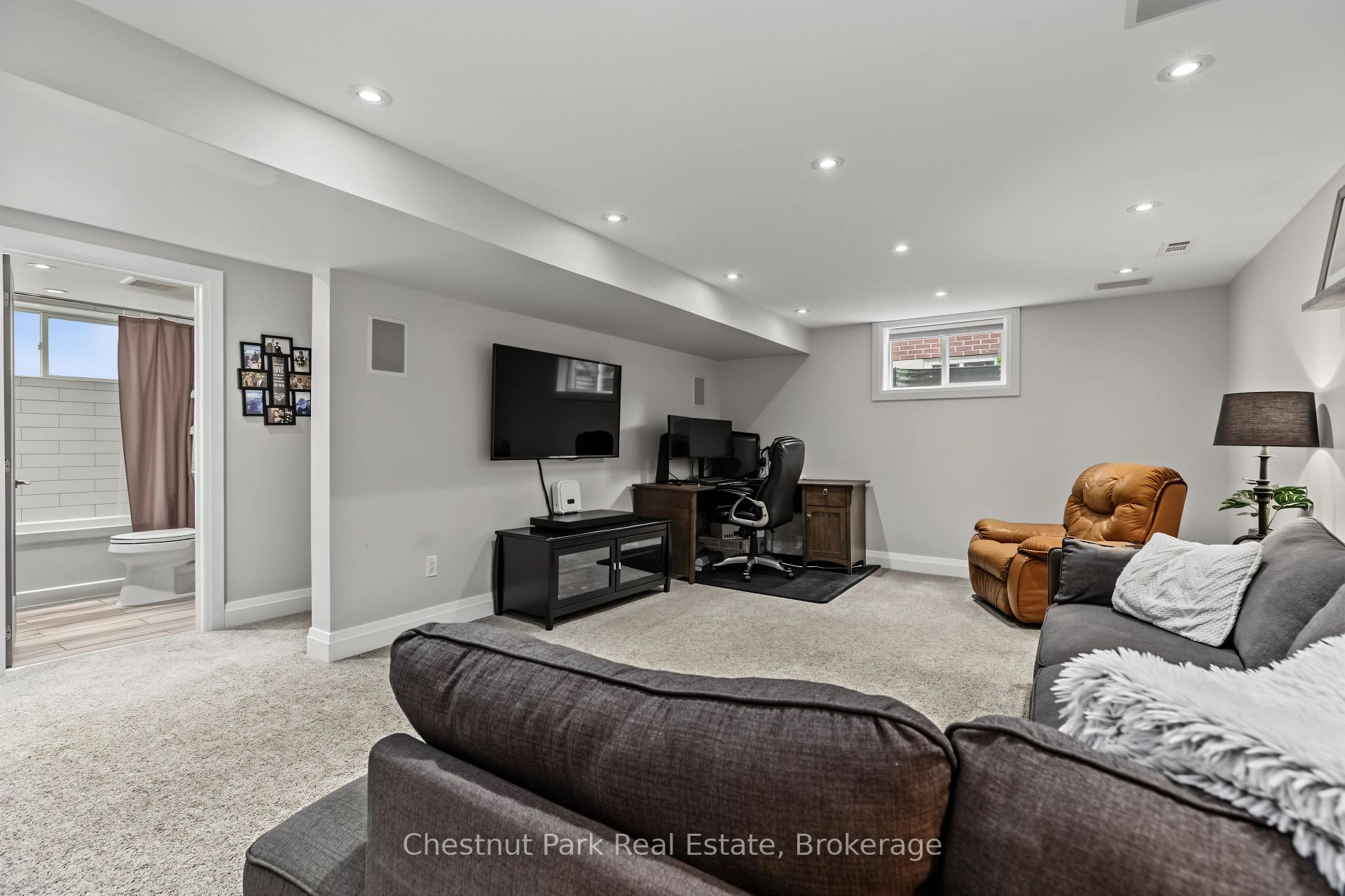 Photo 30 of 583 6th Street W, Owen Sound — HOMEH