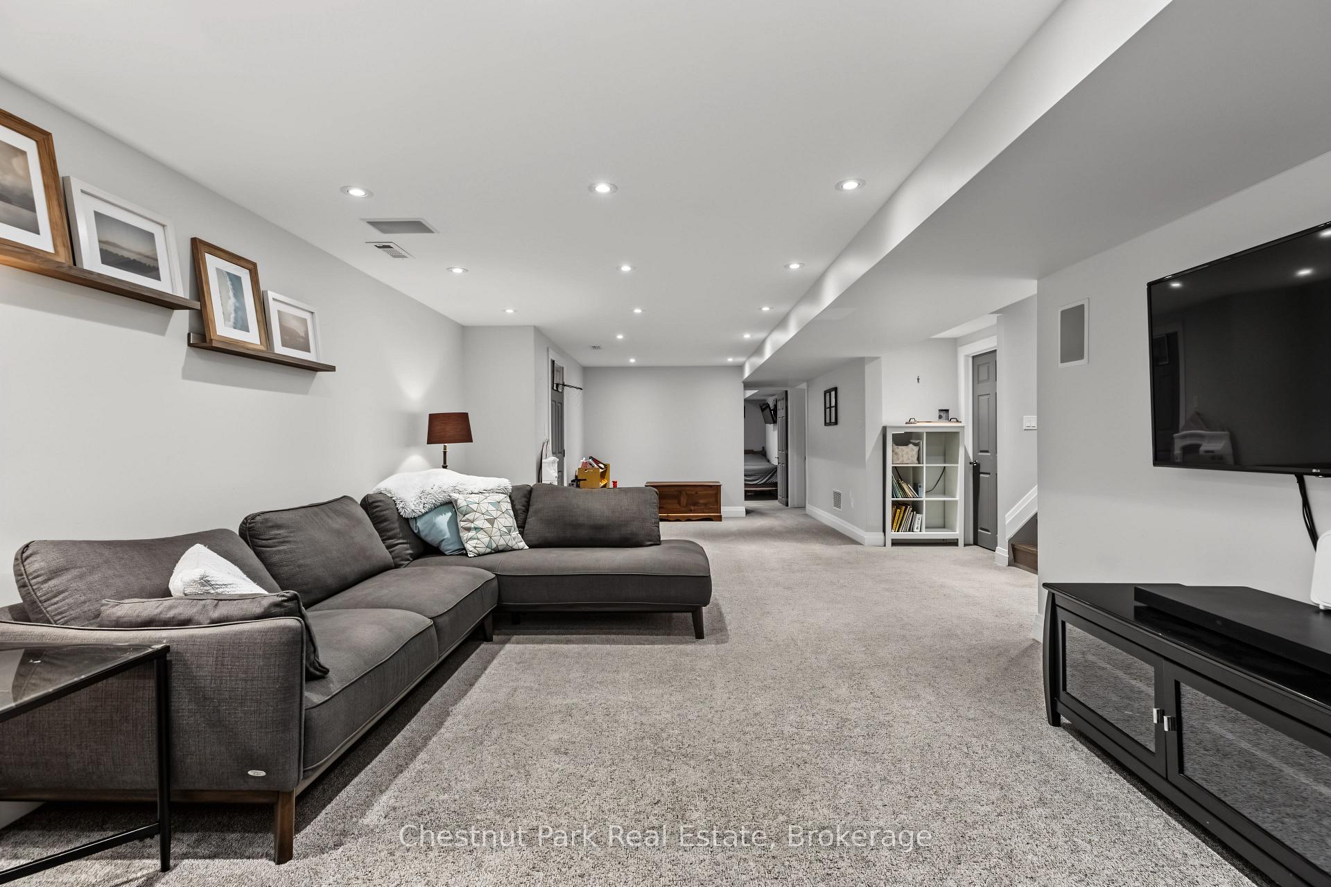Photo 31 of 583 6th Street W, Owen Sound — HOMEH