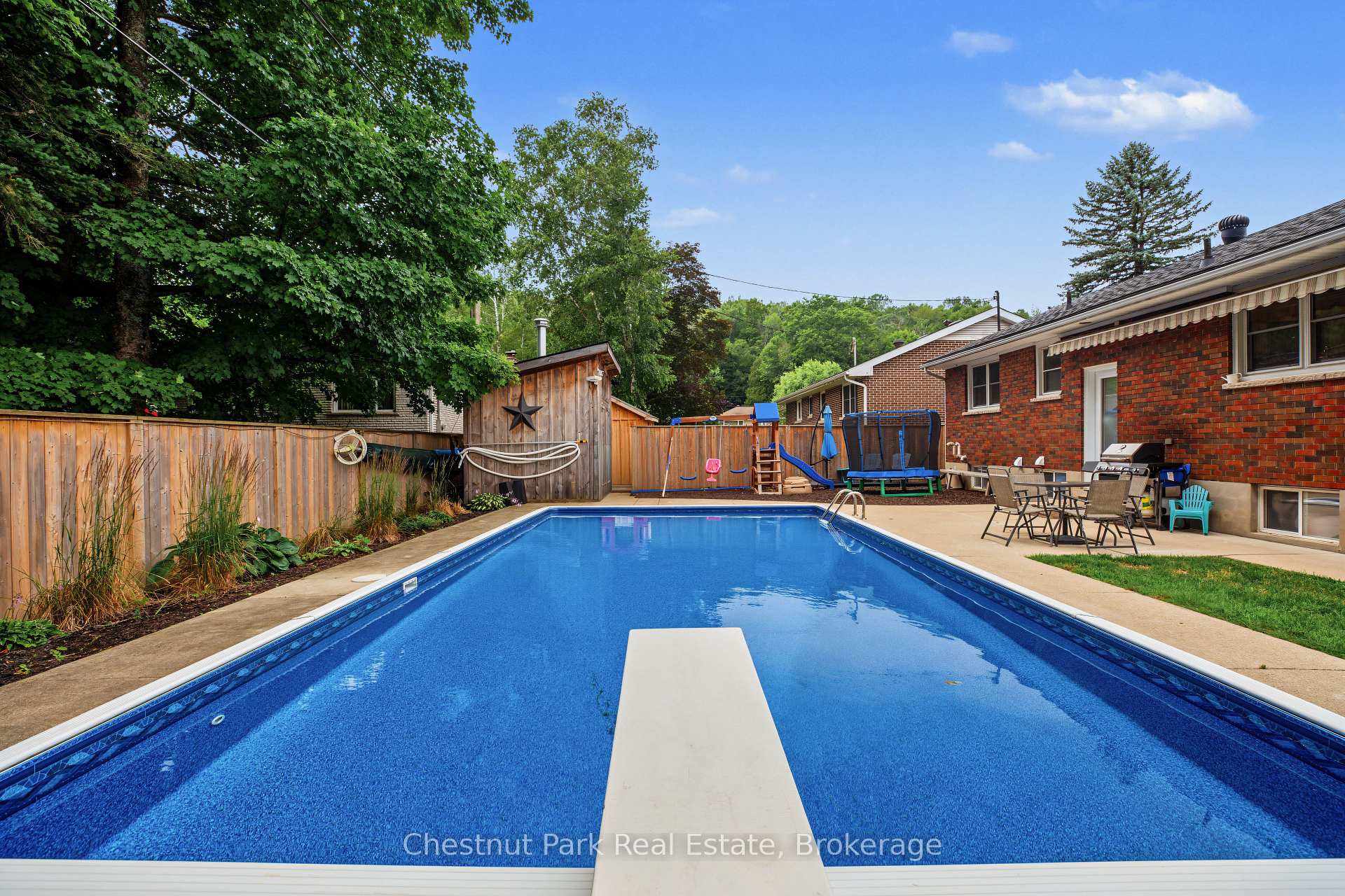 Photo 38 of 583 6th Street W, Owen Sound — HOMEH