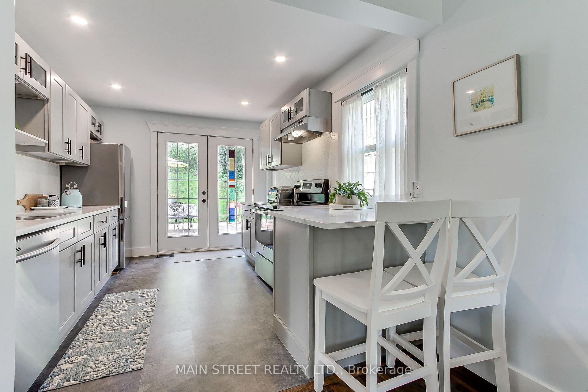 Photo 8 of 104 Mercer Street, Hamilton, Dundas — HOMEH