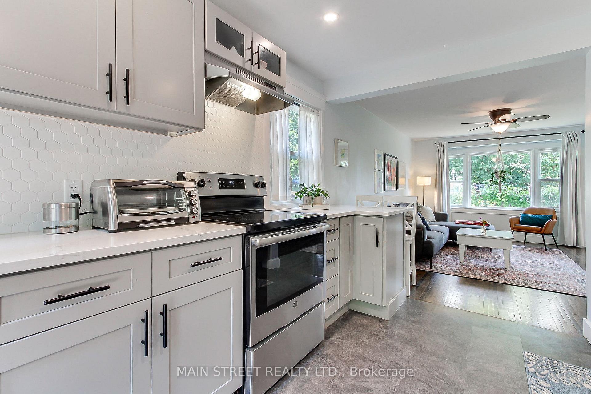 Photo 10 of 104 Mercer Street, Hamilton, Dundas — HOMEH