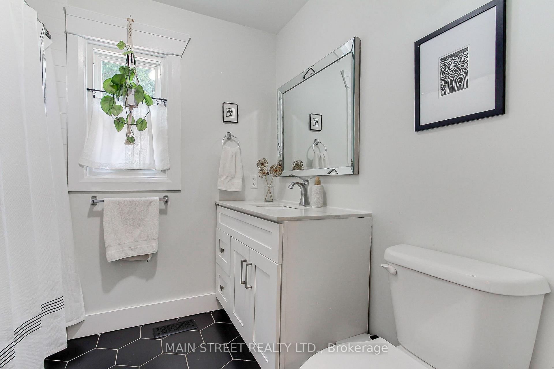 Photo 12 of 104 Mercer Street, Hamilton, Dundas — HOMEH
