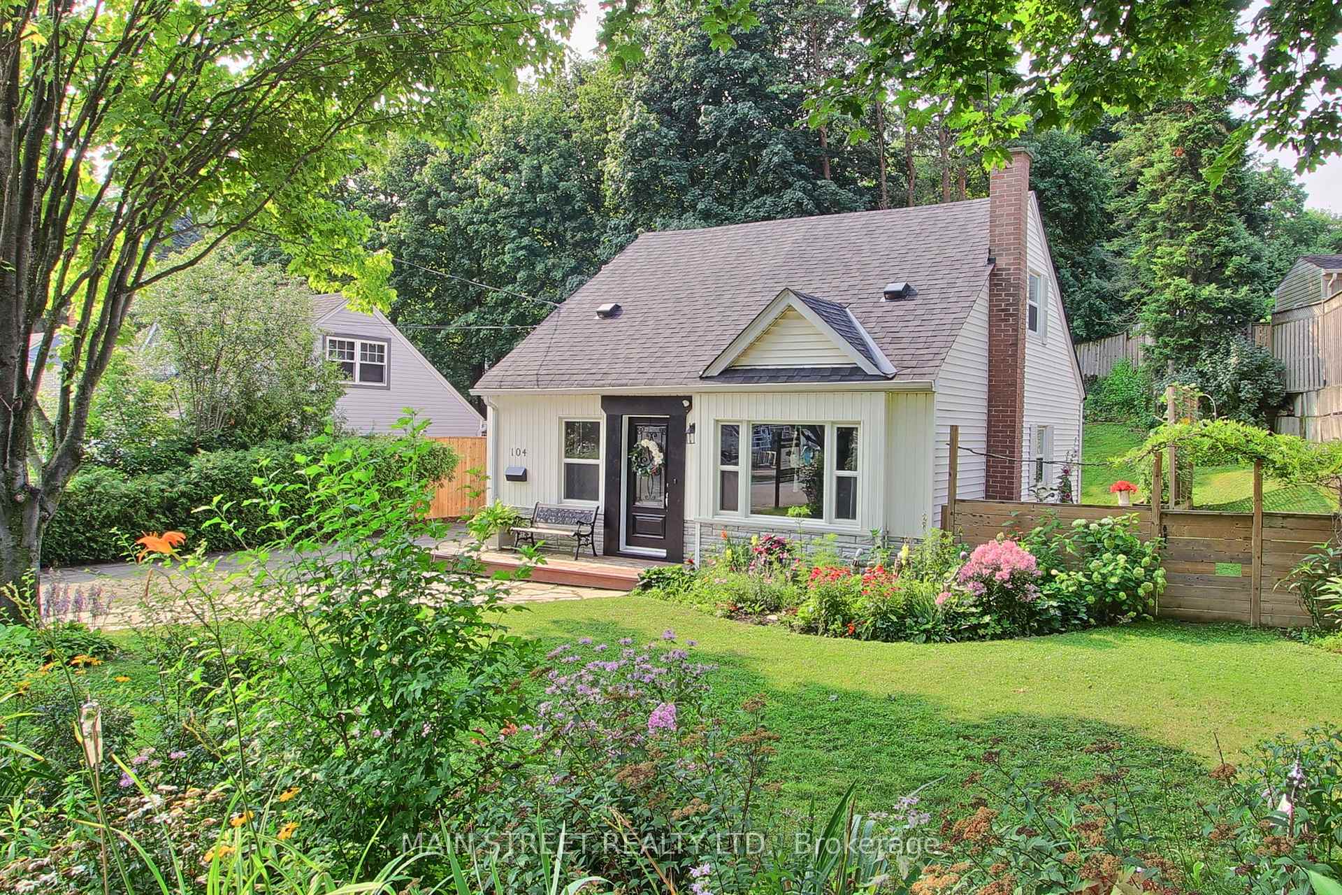 Photo 22 of 104 Mercer Street, Hamilton, Dundas — HOMEH