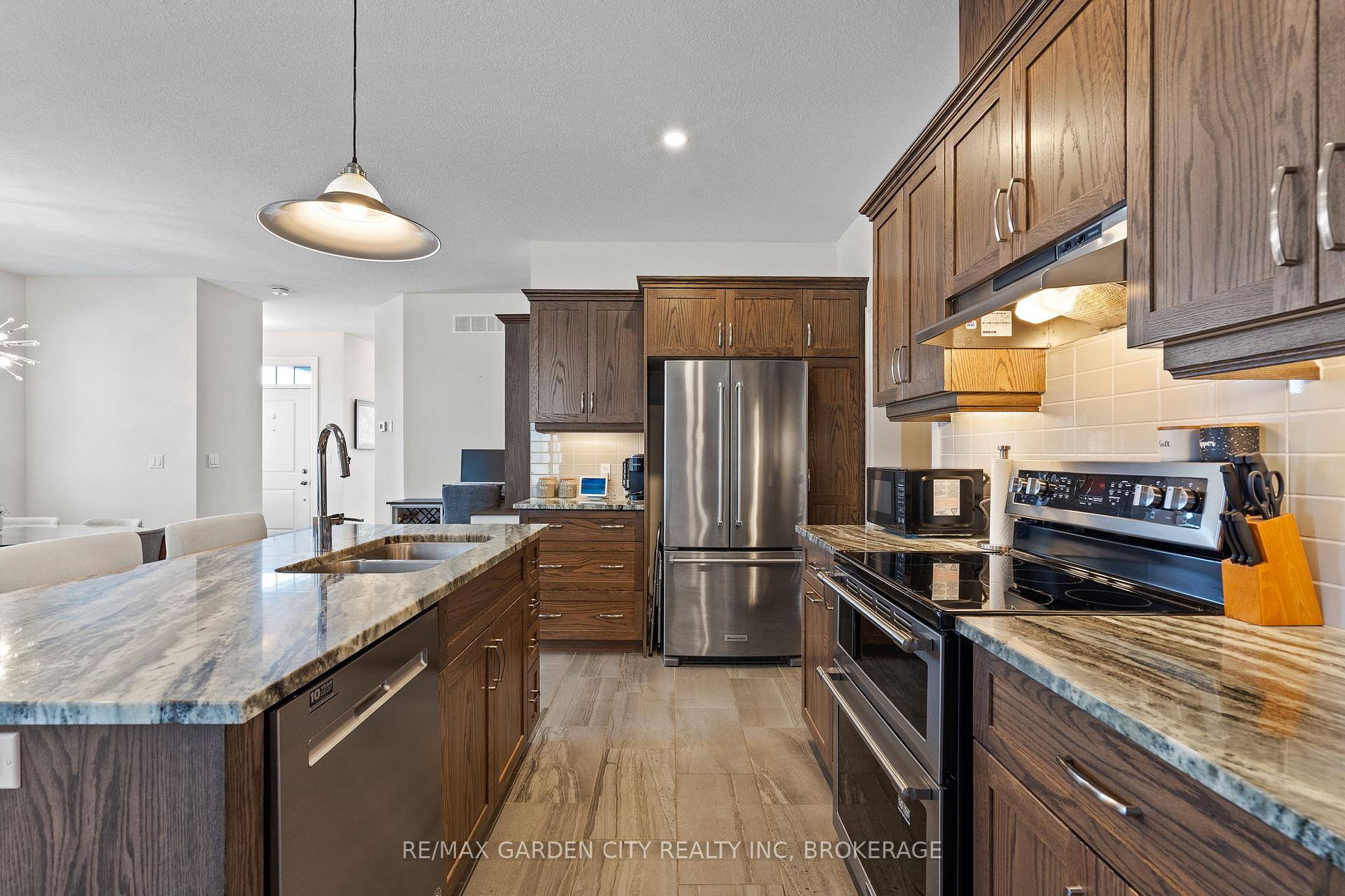 Photo 4 of 54 Borden Trail, Welland, Prince Charles — HOMEH