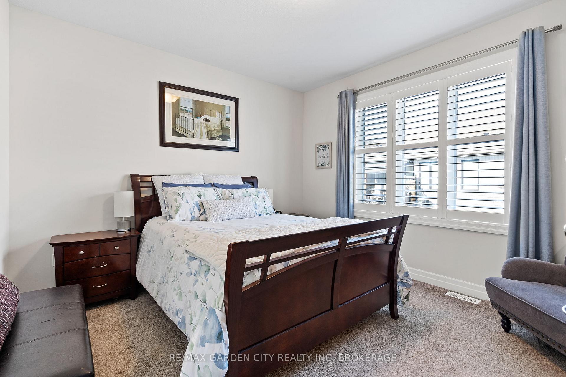 Photo 13 of 54 Borden Trail, Welland, Prince Charles — HOMEH