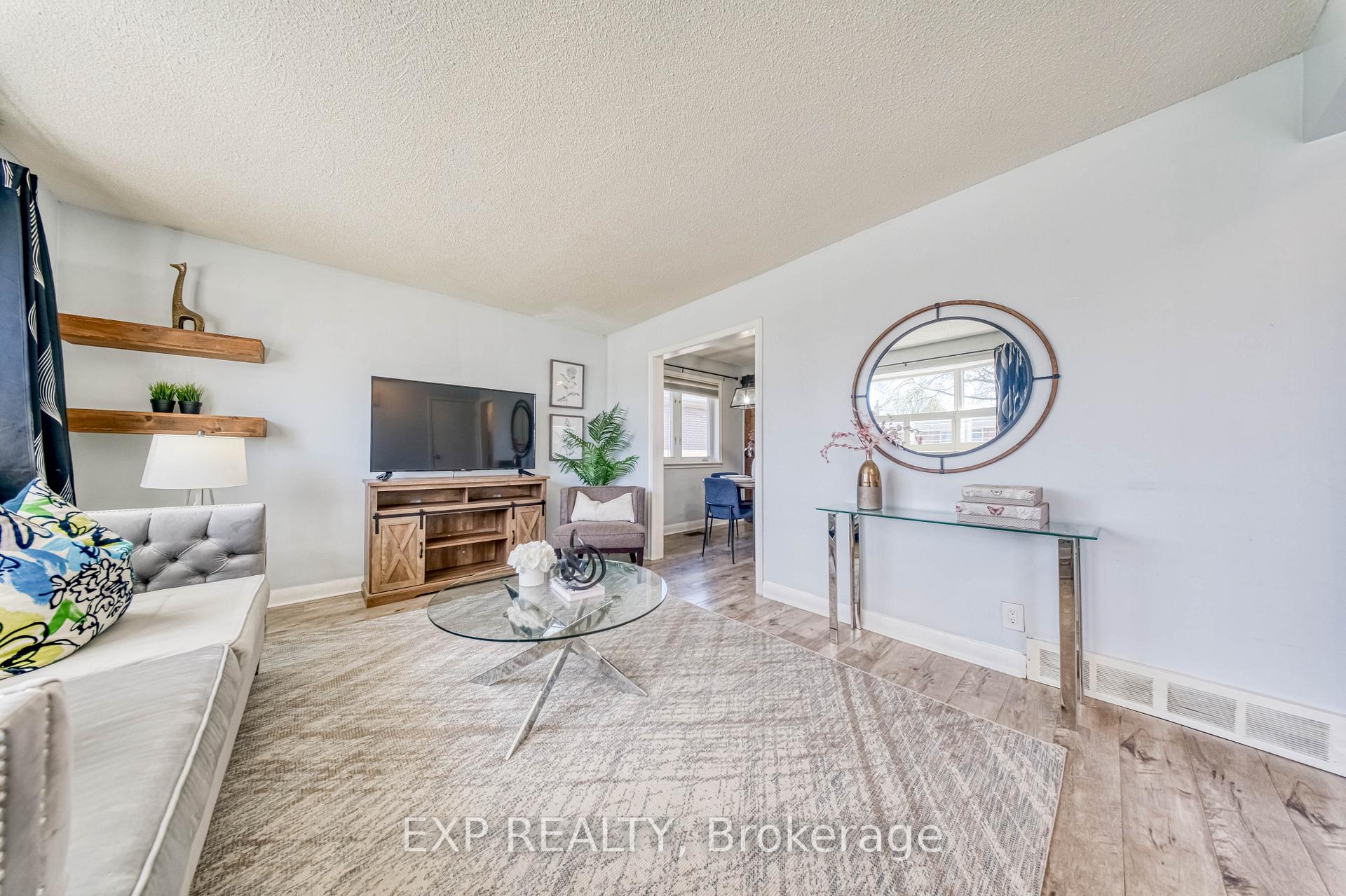 Photo 7 of 752 Eastbourne Avenue, Oshawa, Eastdale — HOMEH