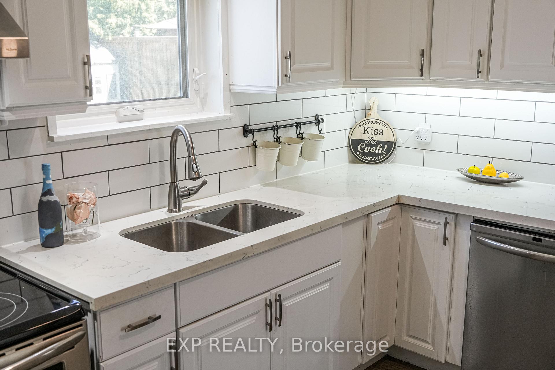 Photo 14 of 752 Eastbourne Avenue, Oshawa, Eastdale — HOMEH