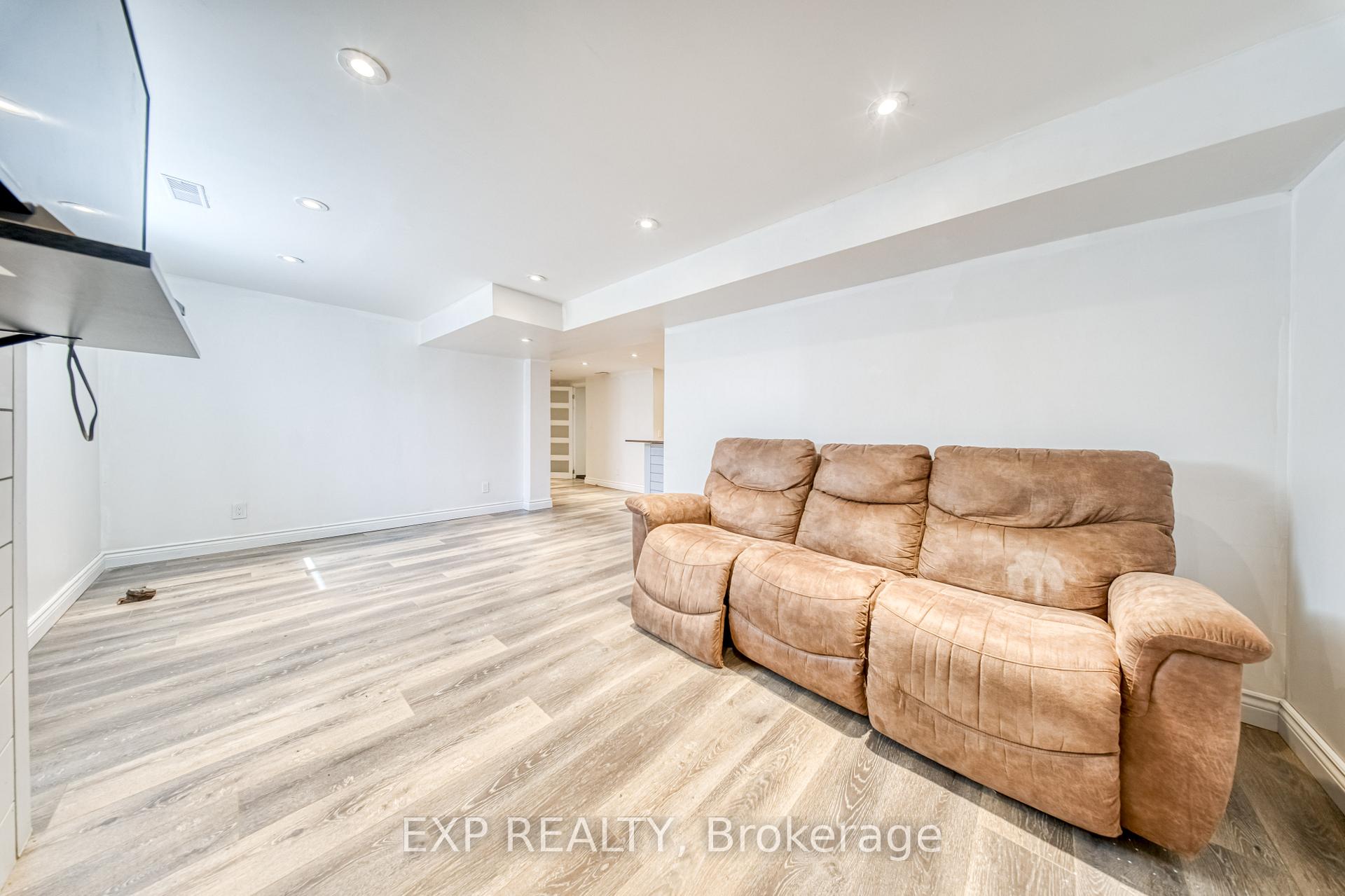 Photo 35 of 752 Eastbourne Avenue, Oshawa, Eastdale — HOMEH