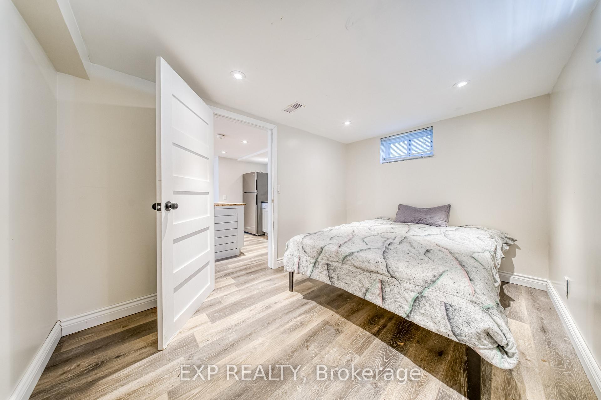 Photo 37 of 752 Eastbourne Avenue, Oshawa, Eastdale — HOMEH