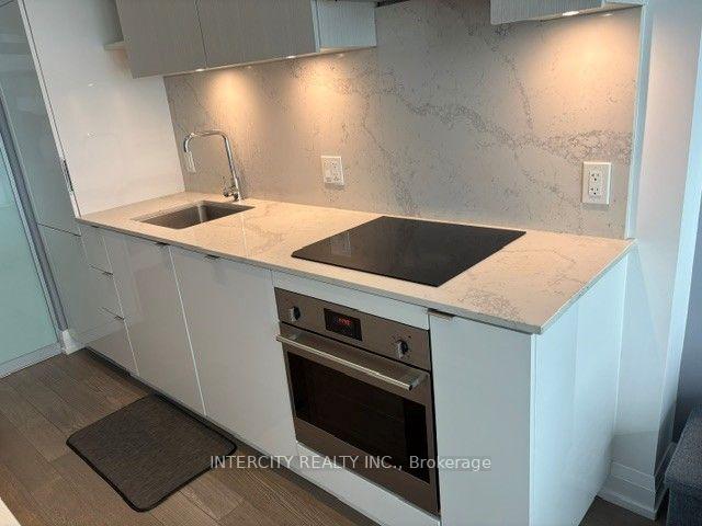 Photo 6 of Unit 2906, 161 Roehampton Avenue, Toronto, Mount Pleasant West — HOMEH