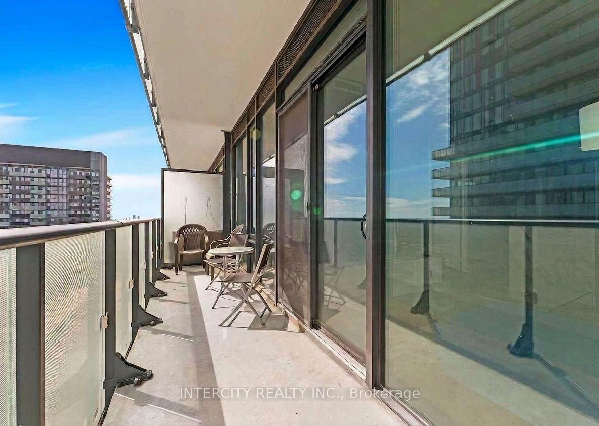 Photo 14 of Unit 2906, 161 Roehampton Avenue, Toronto, Mount Pleasant West — HOMEH