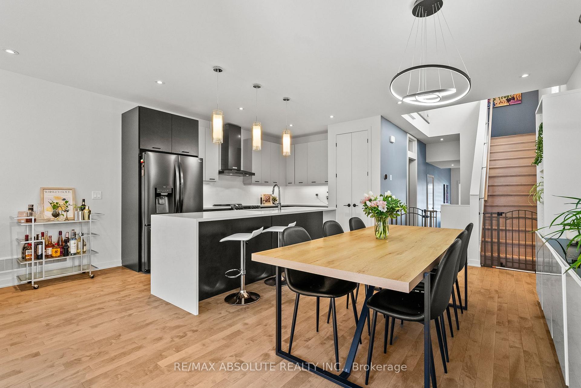 Photo 5 of 1072 Lunar Glow Crescent, Ottawa, Riverside South/Gloucester Glen — HOMEH