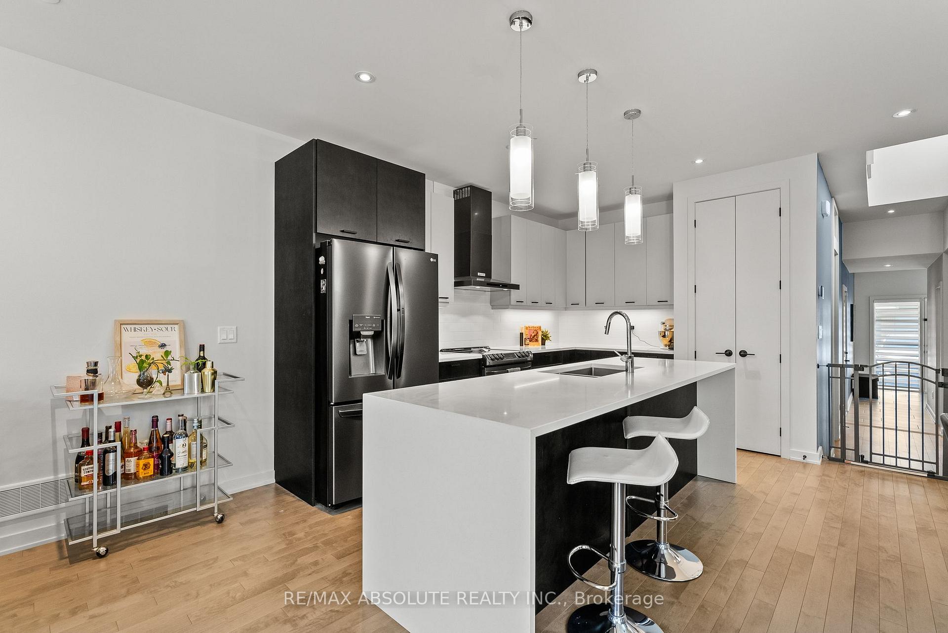 Photo 6 of 1072 Lunar Glow Crescent, Ottawa, Riverside South/Gloucester Glen — HOMEH