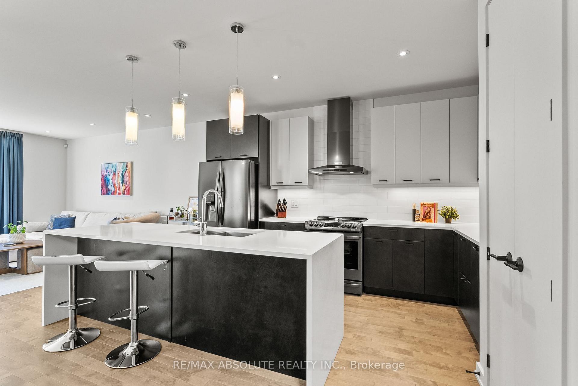 Photo 7 of 1072 Lunar Glow Crescent, Ottawa, Riverside South/Gloucester Glen — HOMEH