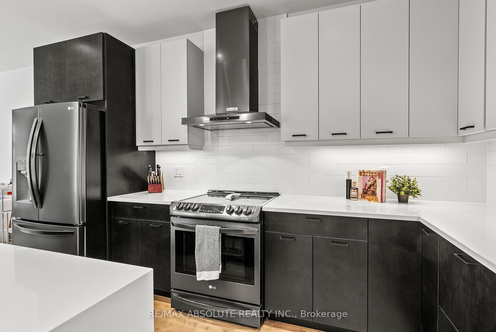 Photo 10 of 1072 Lunar Glow Crescent, Ottawa, Riverside South/Gloucester Glen — HOMEH