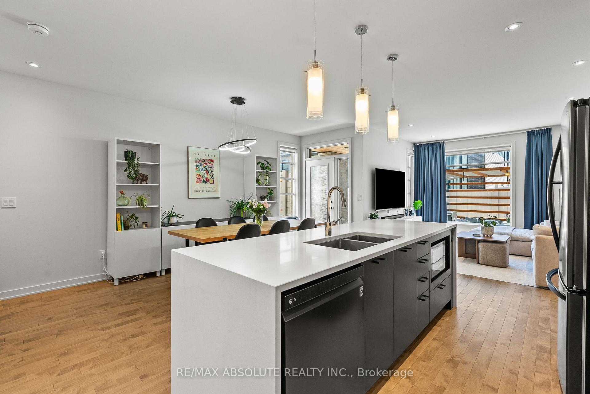 Photo 12 of 1072 Lunar Glow Crescent, Ottawa, Riverside South/Gloucester Glen — HOMEH