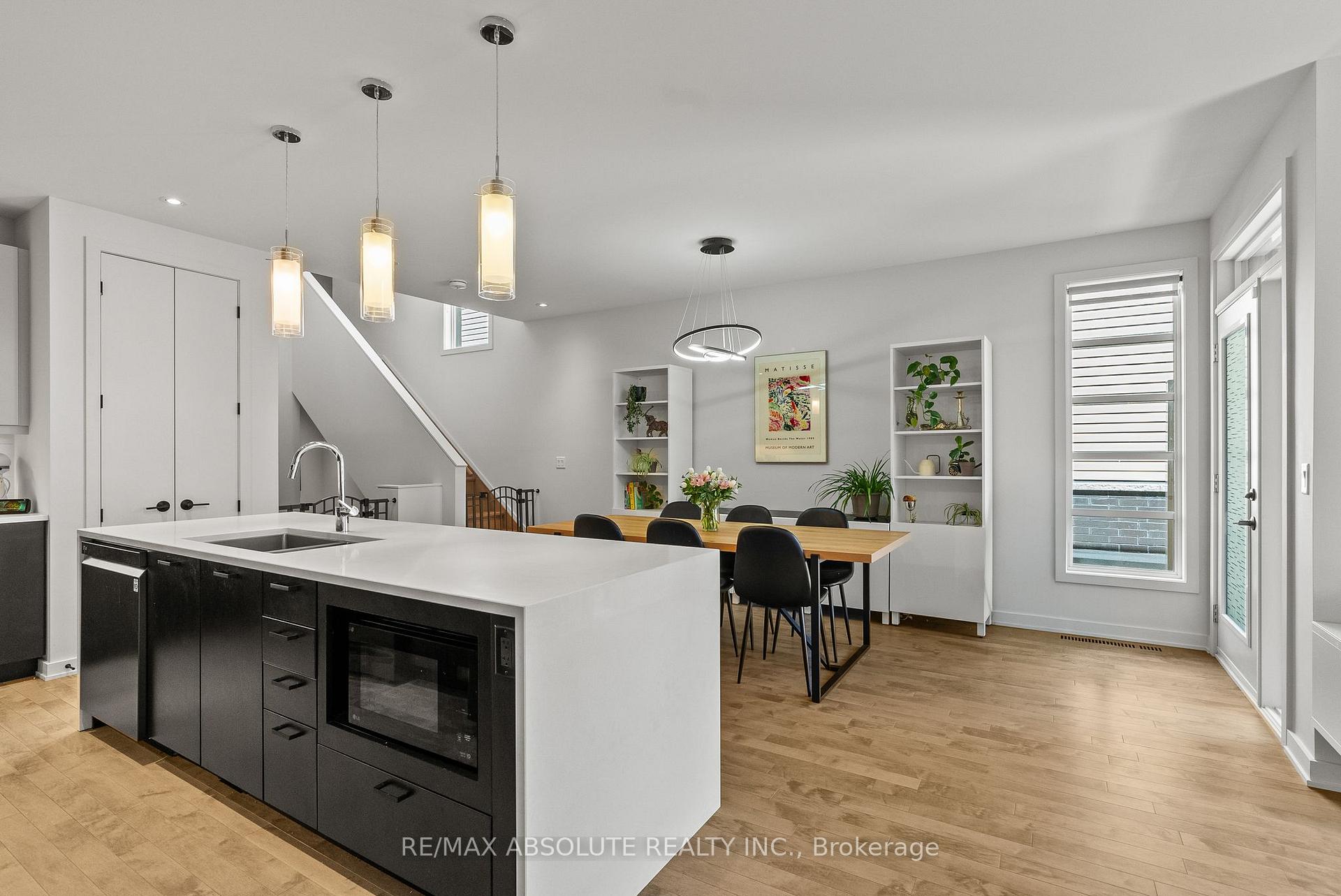 Photo 13 of 1072 Lunar Glow Crescent, Ottawa, Riverside South/Gloucester Glen — HOMEH