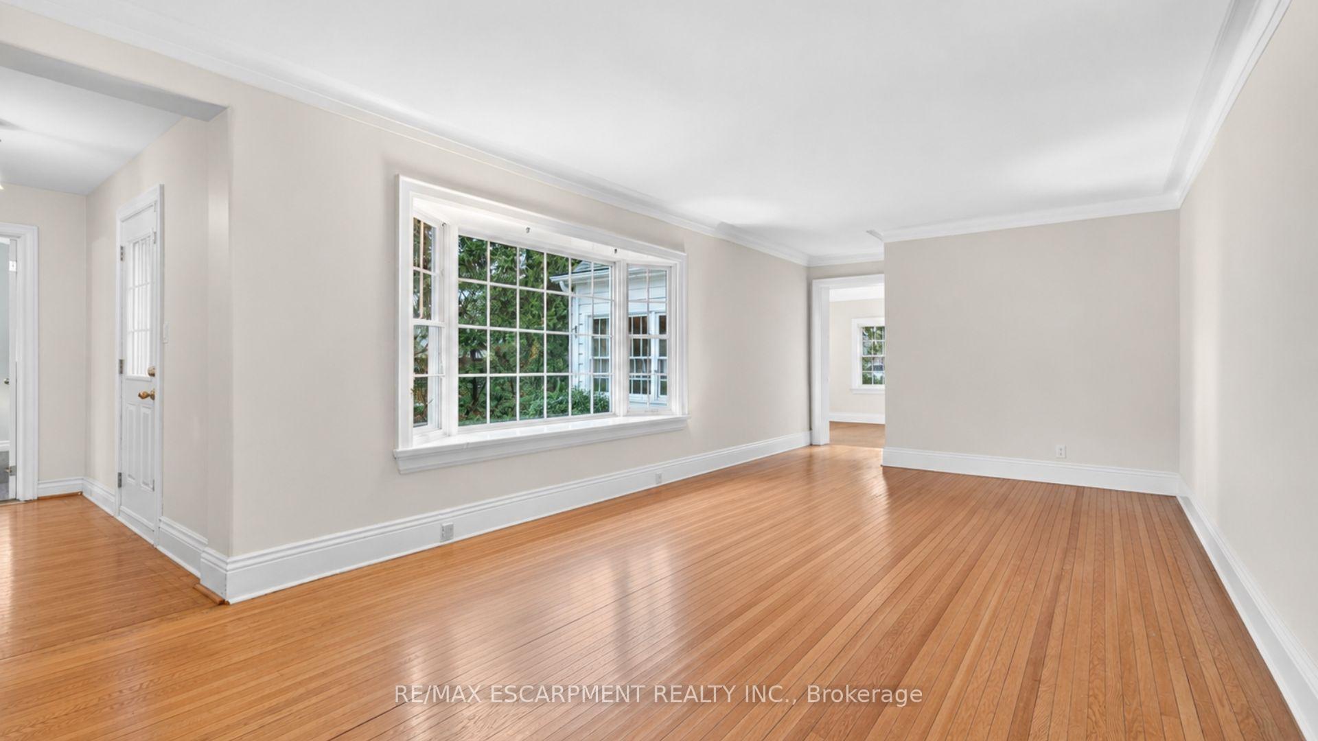 Photo 7 of 3046 South Drive, Burlington, Roseland — HOMEH