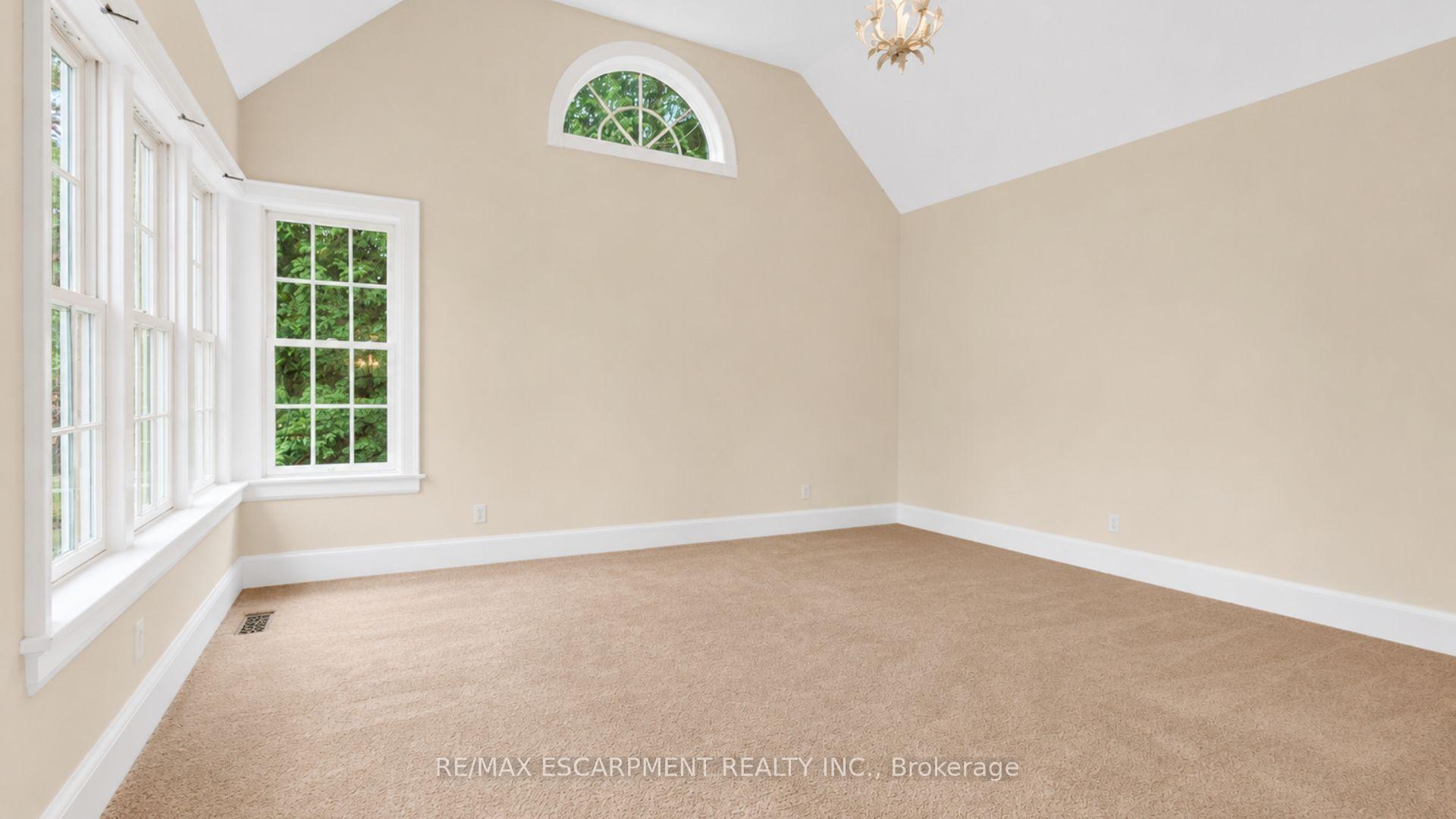 Photo 23 of 3046 South Drive, Burlington, Roseland — HOMEH