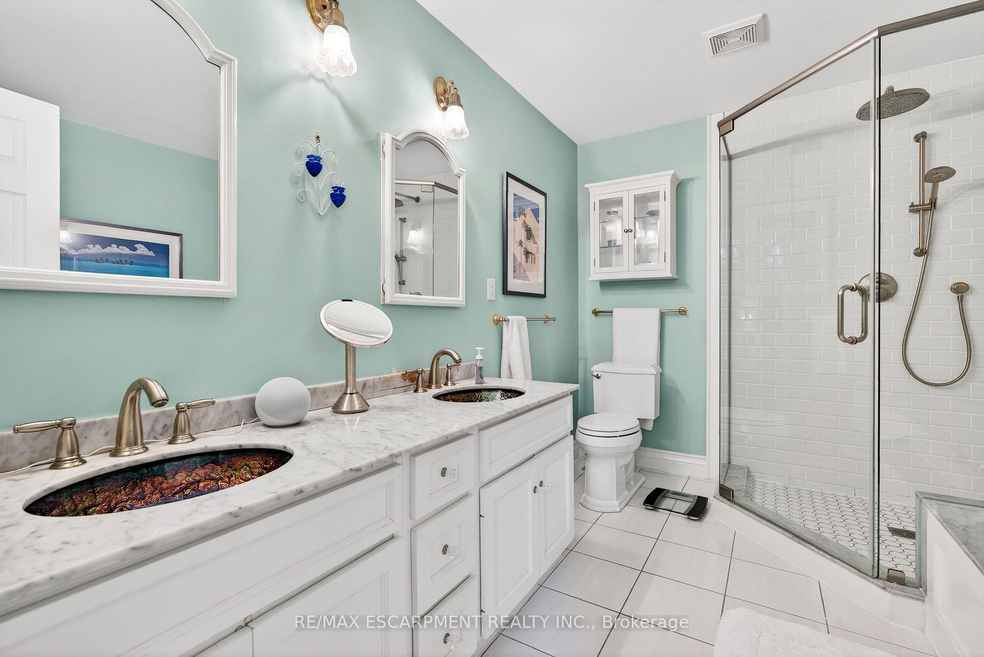 Photo 26 of 3046 South Drive, Burlington, Roseland — HOMEH