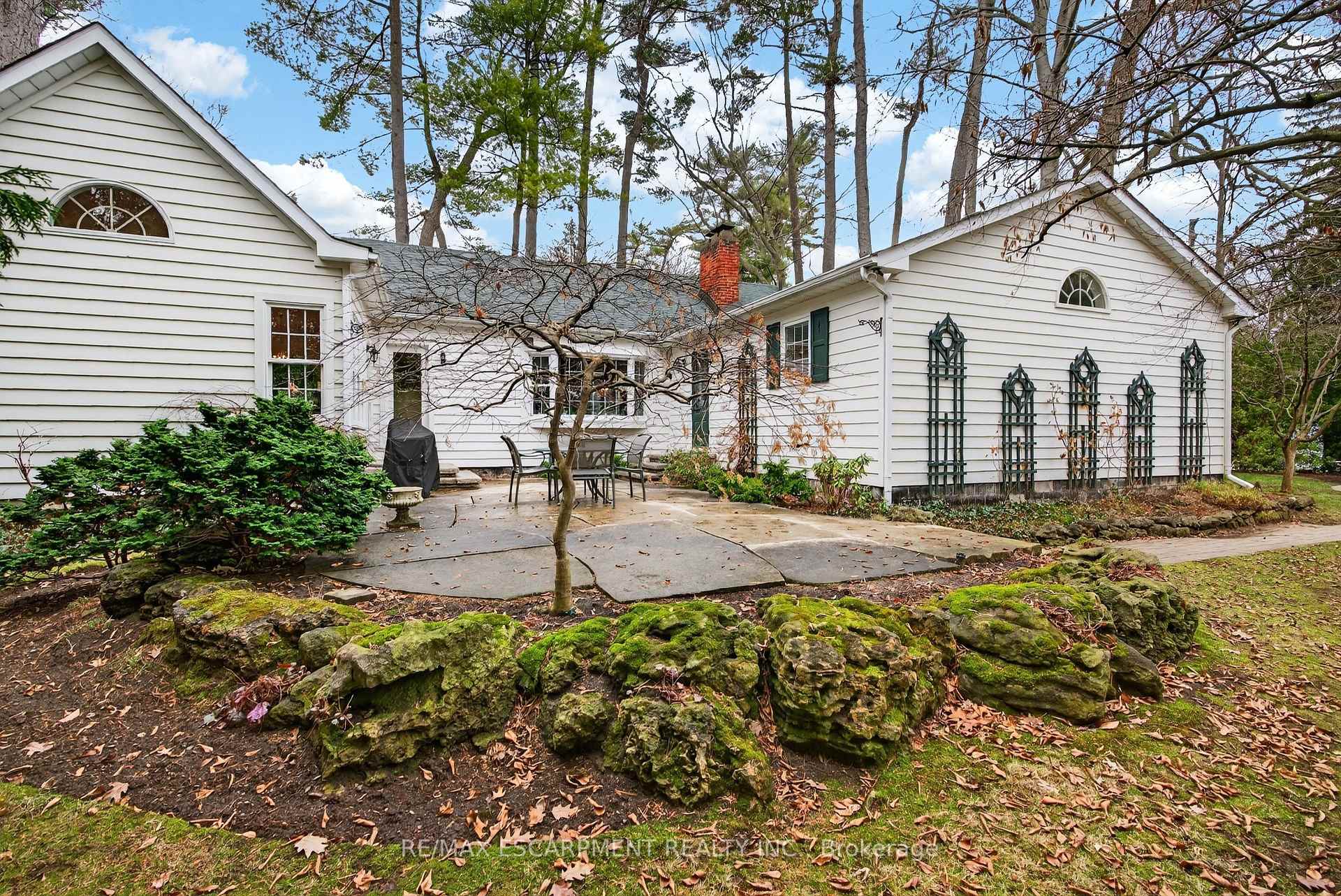 Photo 35 of 3046 South Drive, Burlington, Roseland — HOMEH
