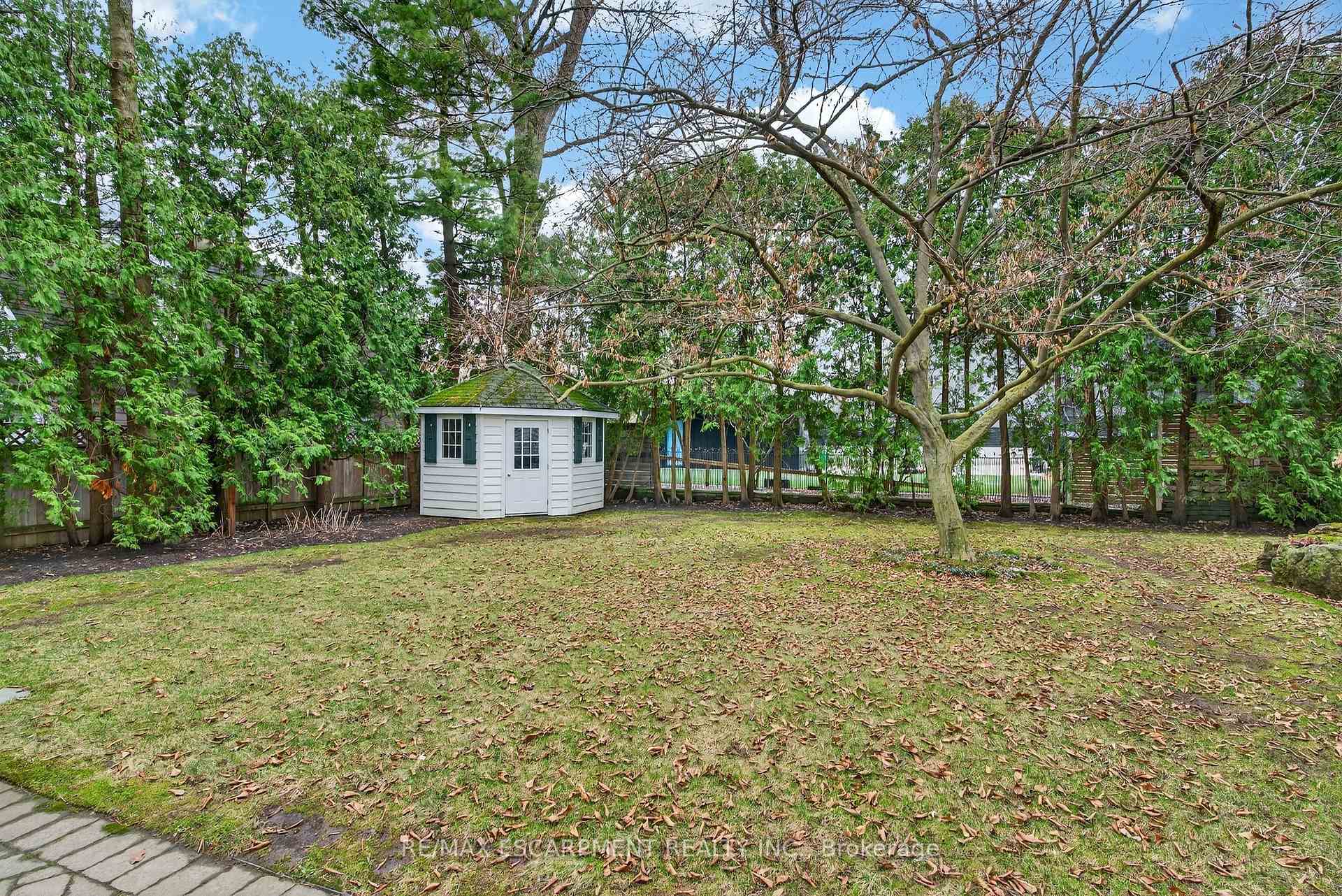 Photo 38 of 3046 South Drive, Burlington, Roseland — HOMEH