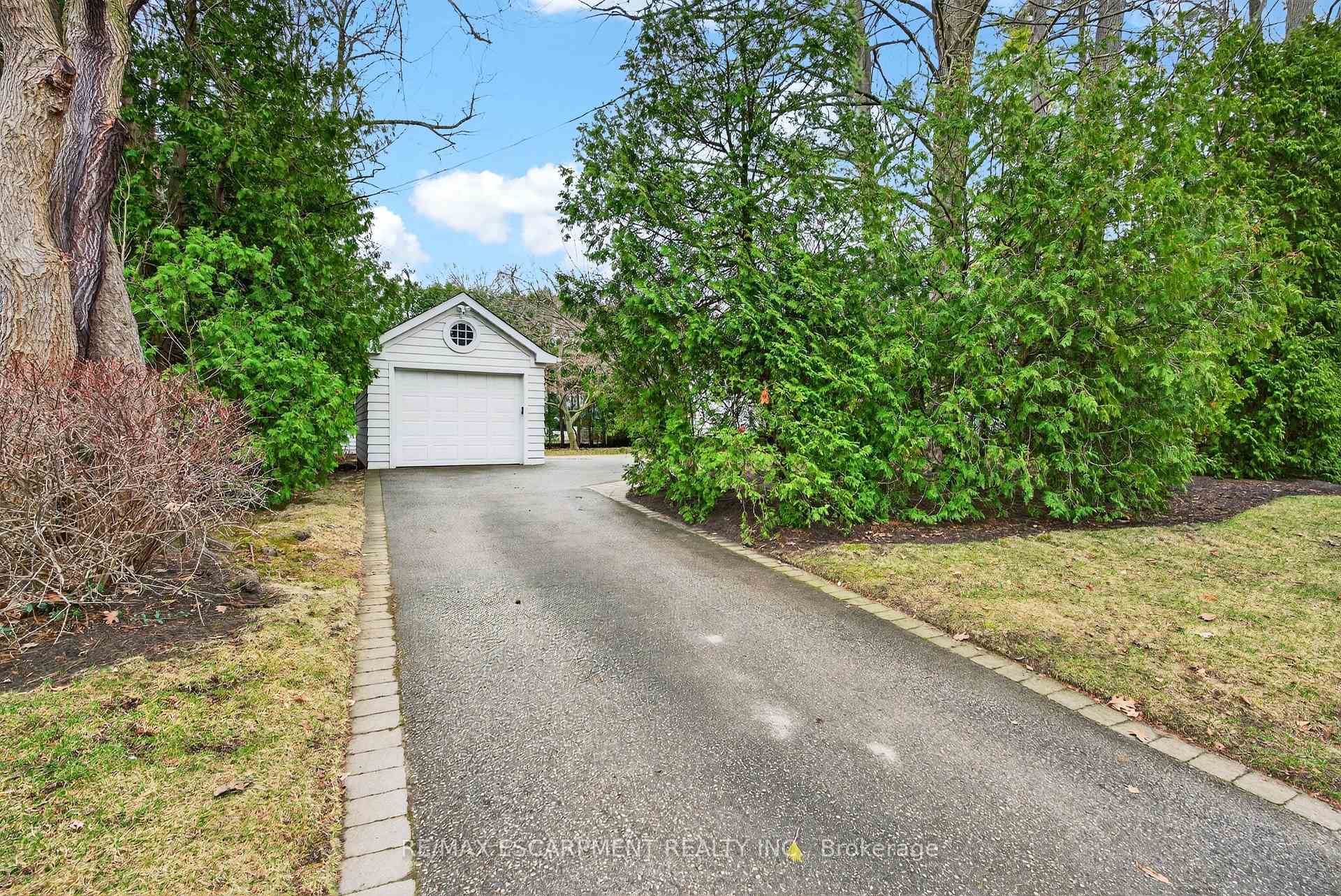 Photo 40 of 3046 South Drive, Burlington, Roseland — HOMEH