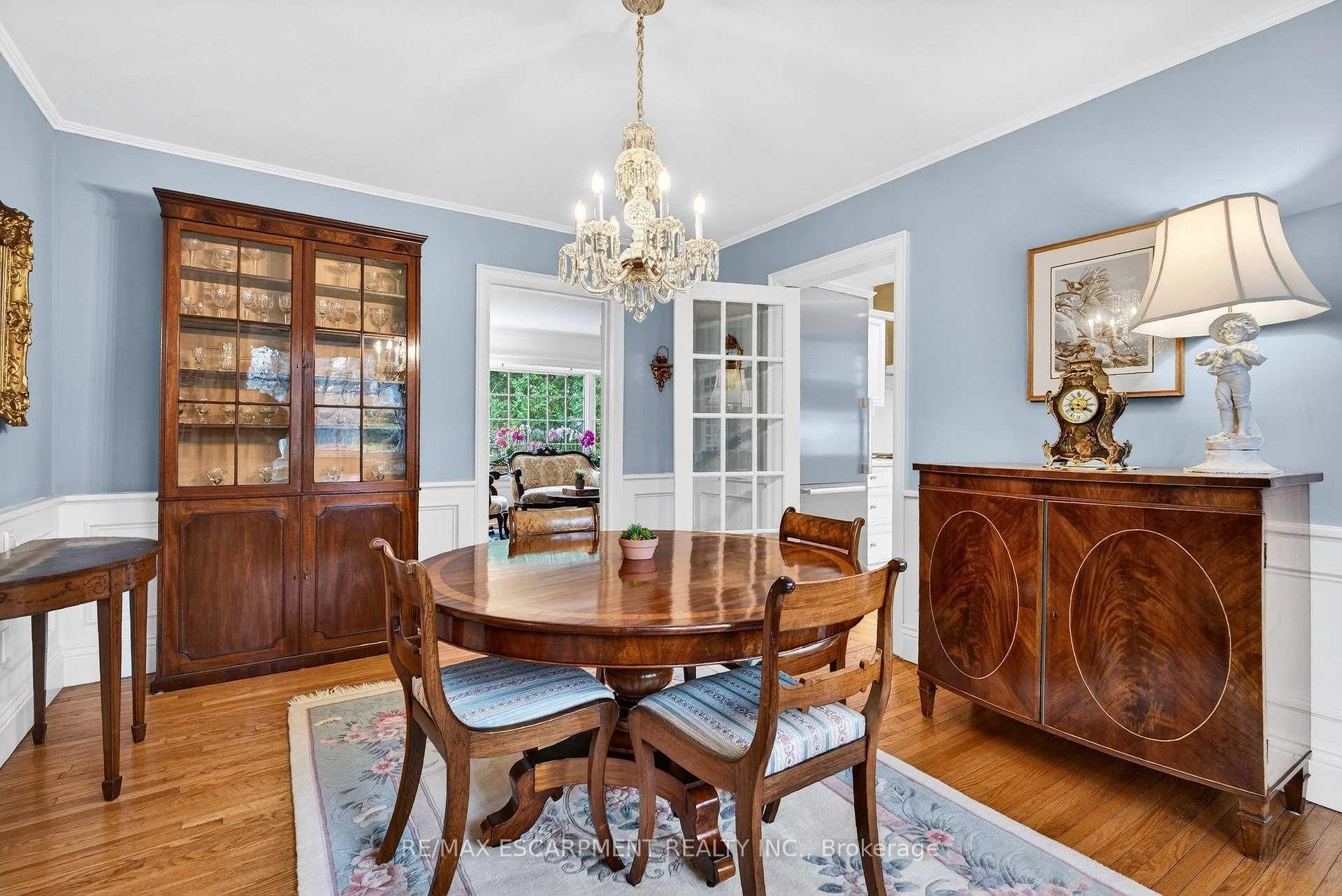 Photo 6 of 3046 South Drive, Burlington, Roseland — HOMEH