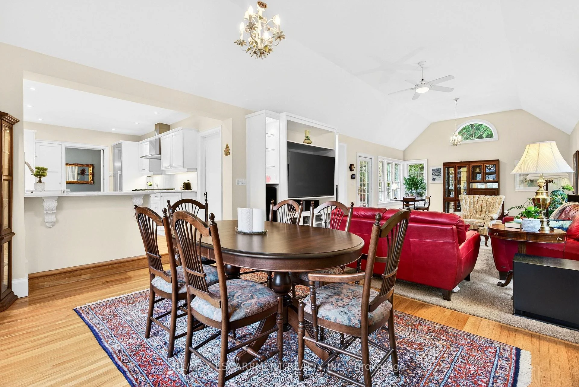 Photo 16 of 3046 South Drive, Burlington, Roseland — HOMEH
