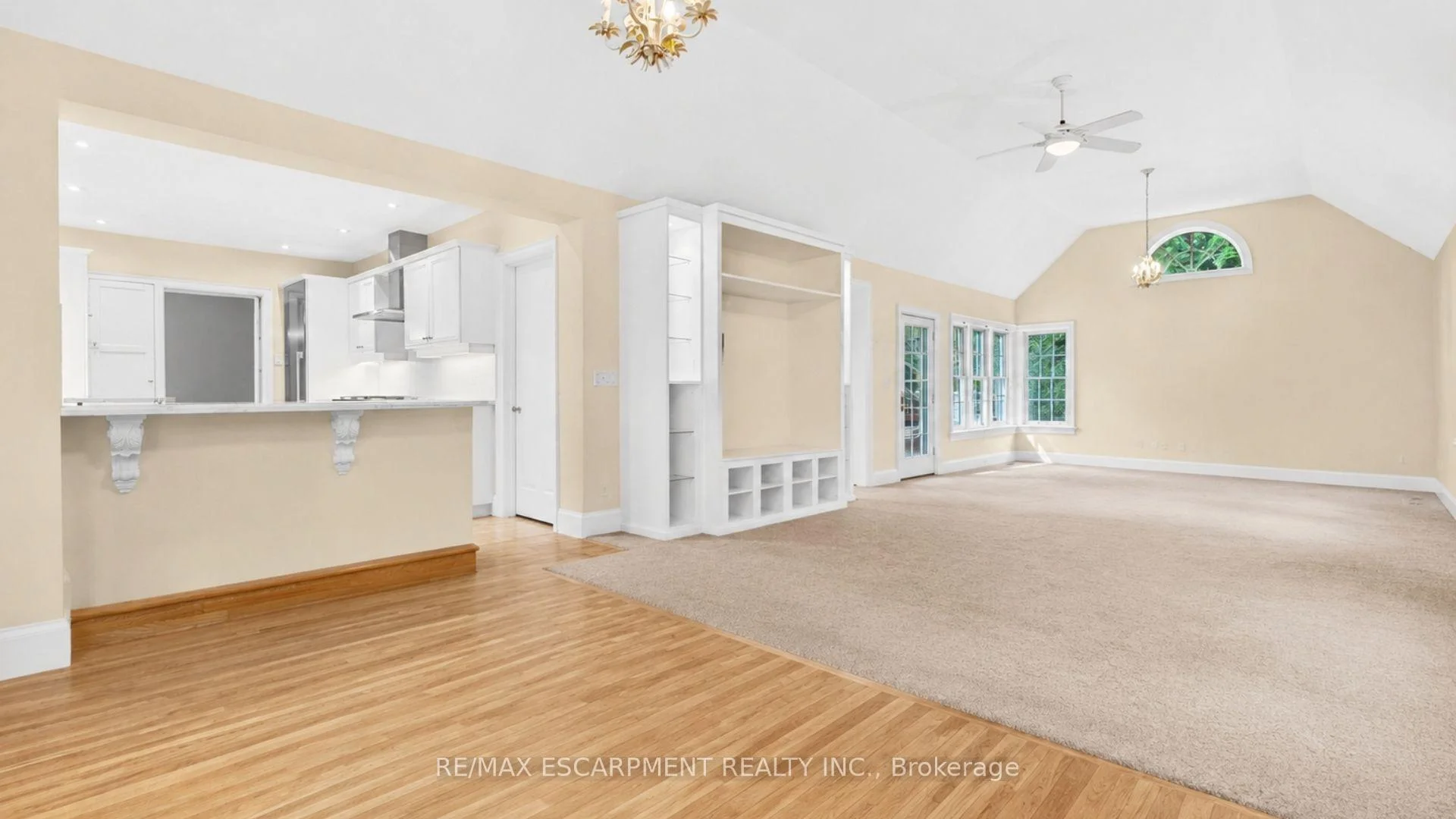 Photo 17 of 3046 South Drive, Burlington, Roseland — HOMEH