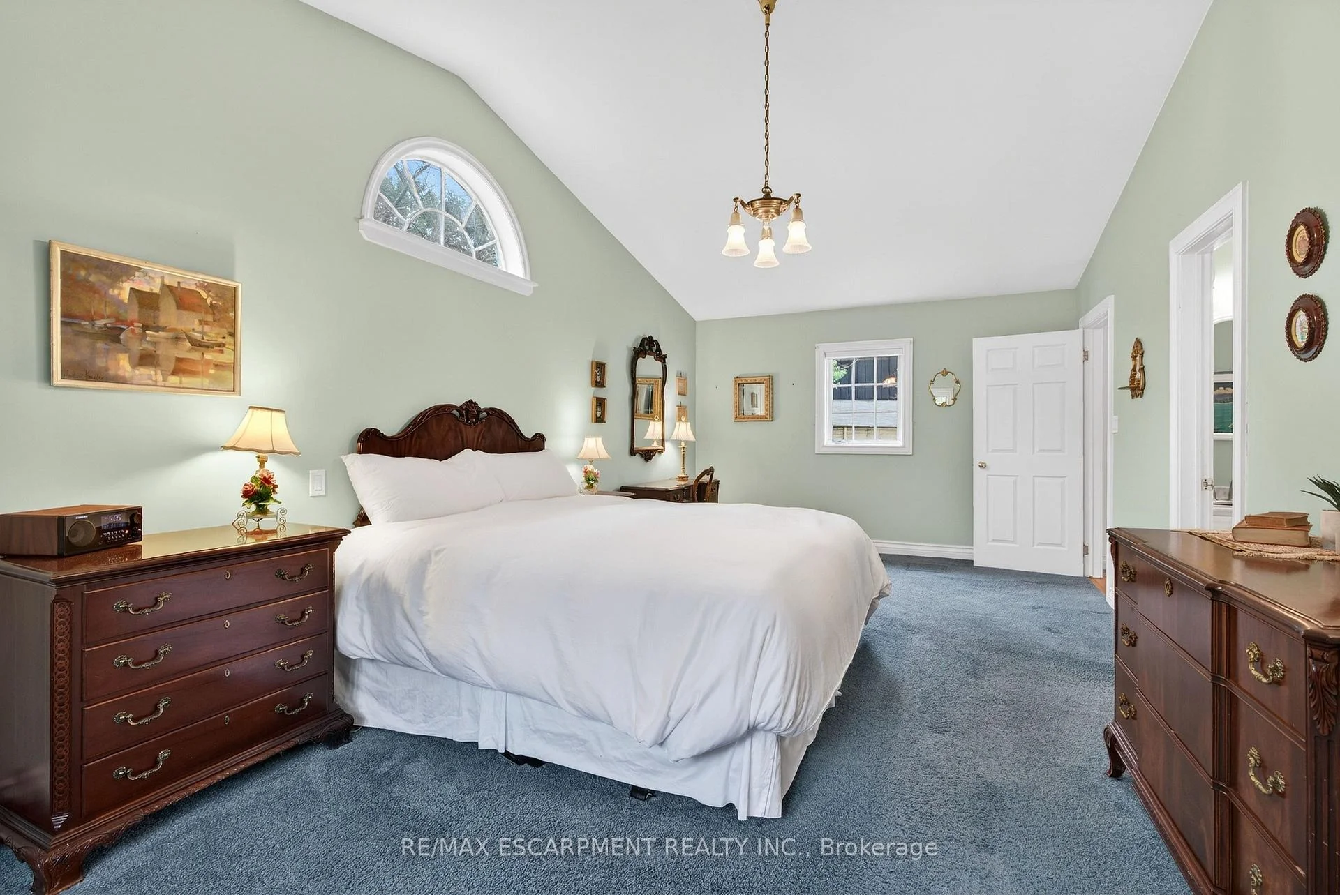 Photo 29 of 3046 South Drive, Burlington, Roseland — HOMEH