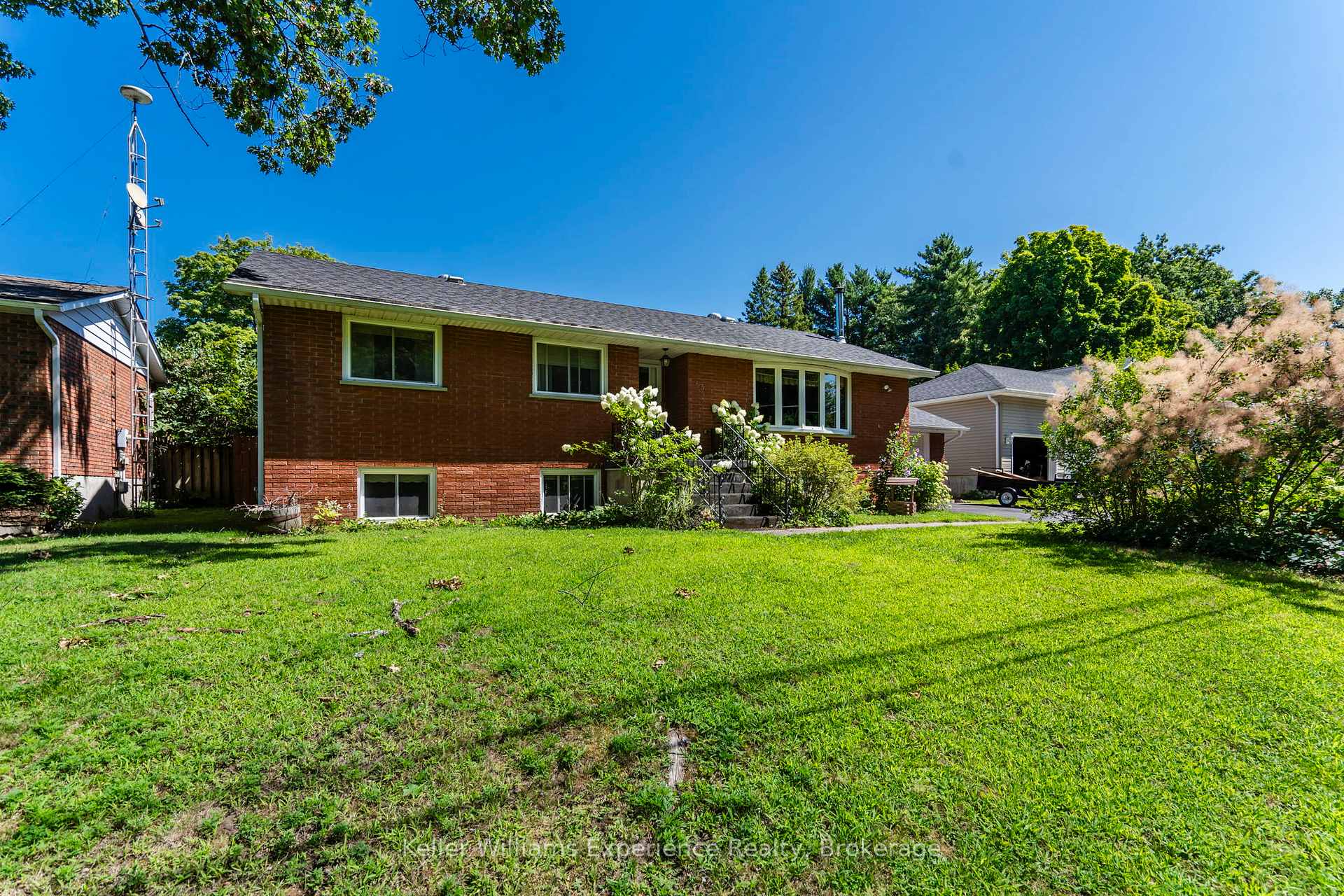 Photo 1 of 63 Lorne Avenue, Penetanguishene — HOMEH
