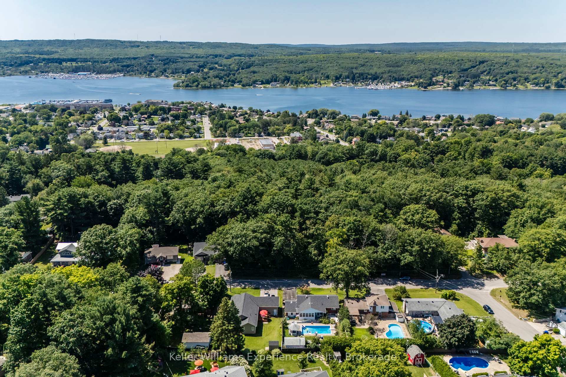 Photo 4 of 63 Lorne Avenue, Penetanguishene — HOMEH