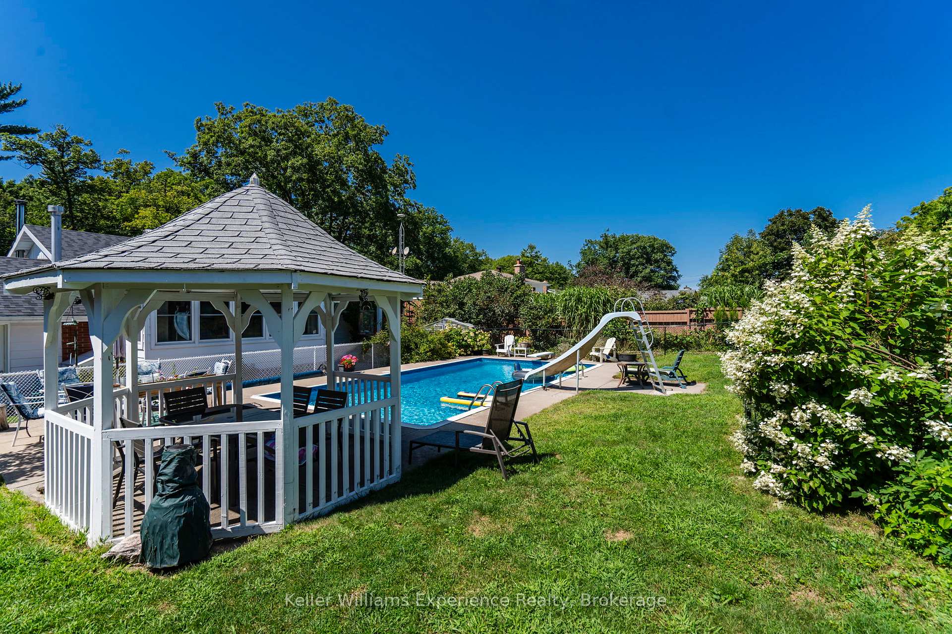 Photo 17 of 63 Lorne Avenue, Penetanguishene — HOMEH