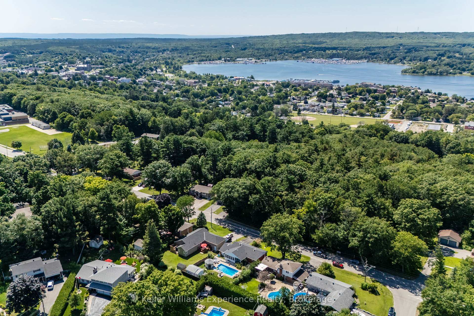 Photo 22 of 63 Lorne Avenue, Penetanguishene — HOMEH