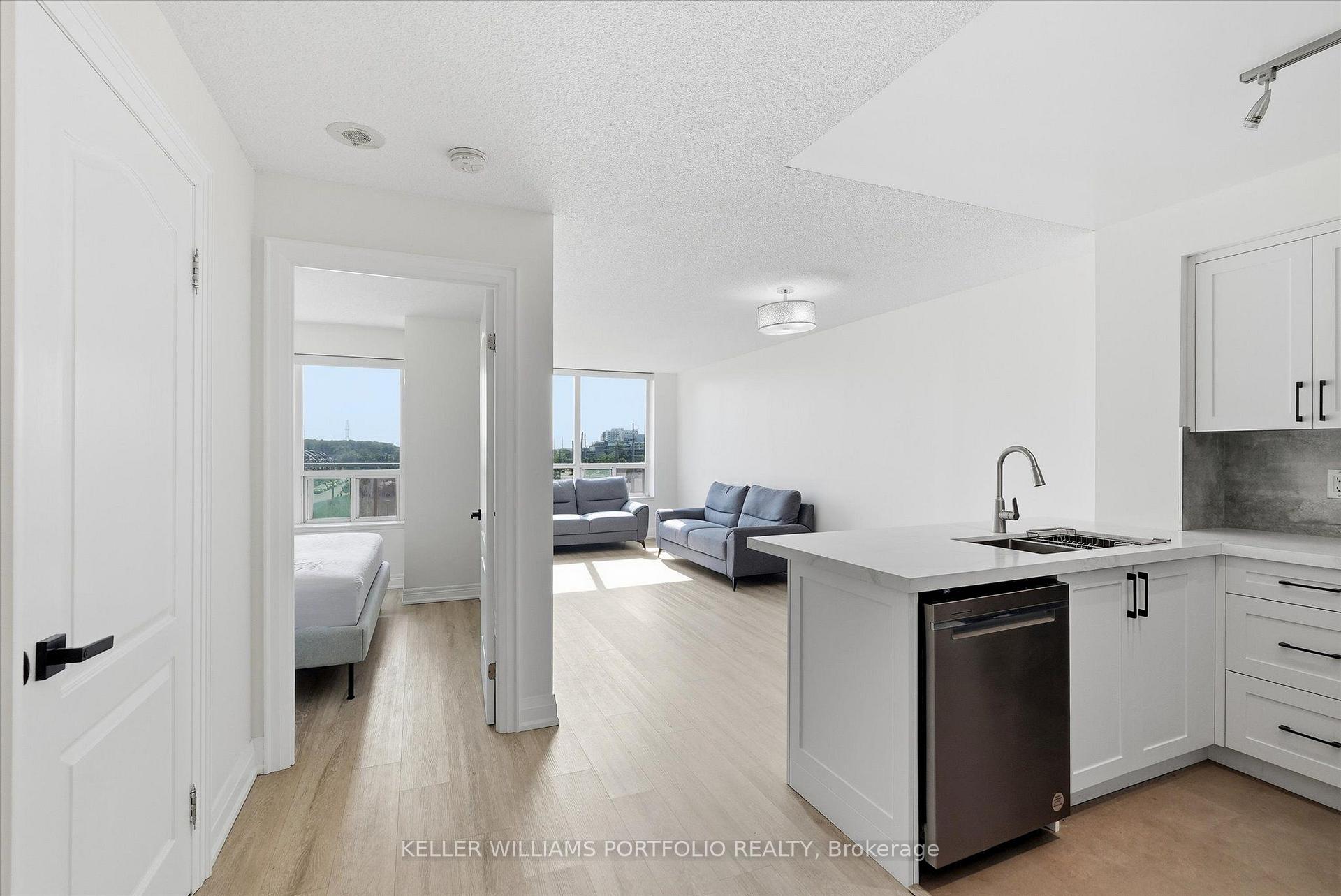Photo 6 of Unit 607, 48 Suncrest Boulevard, Markham, Commerce Valley — HOMEH