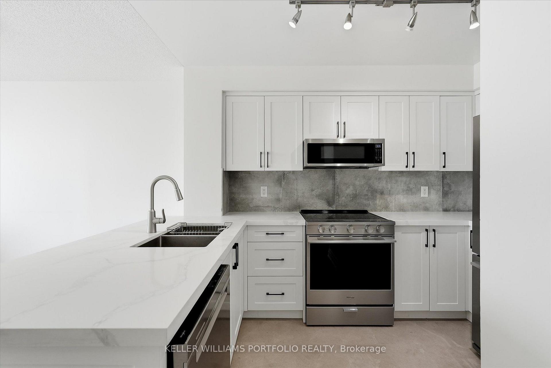 Photo 9 of Unit 607, 48 Suncrest Boulevard, Markham, Commerce Valley — HOMEH