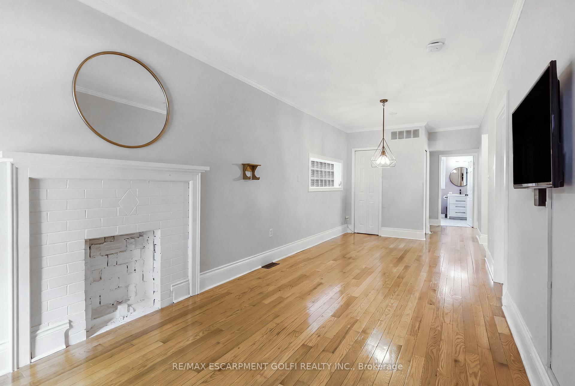 Photo 3 of 34 East 24th Street, Hamilton, Eastmount — HOMEH