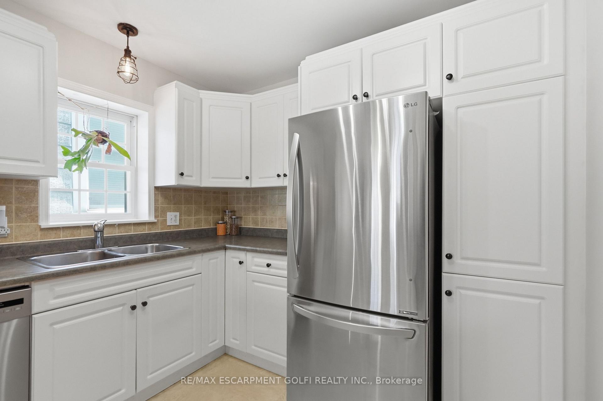 Photo 7 of 34 East 24th Street, Hamilton, Eastmount — HOMEH