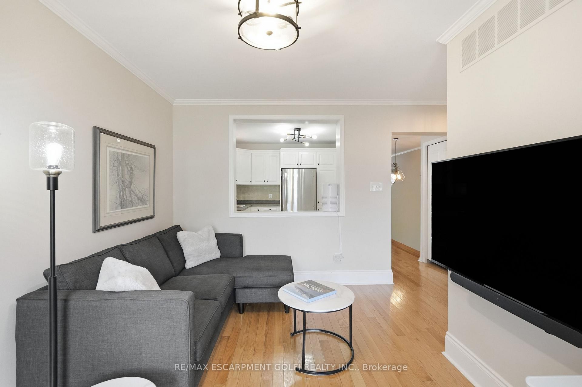 Photo 11 of 34 East 24th Street, Hamilton, Eastmount — HOMEH
