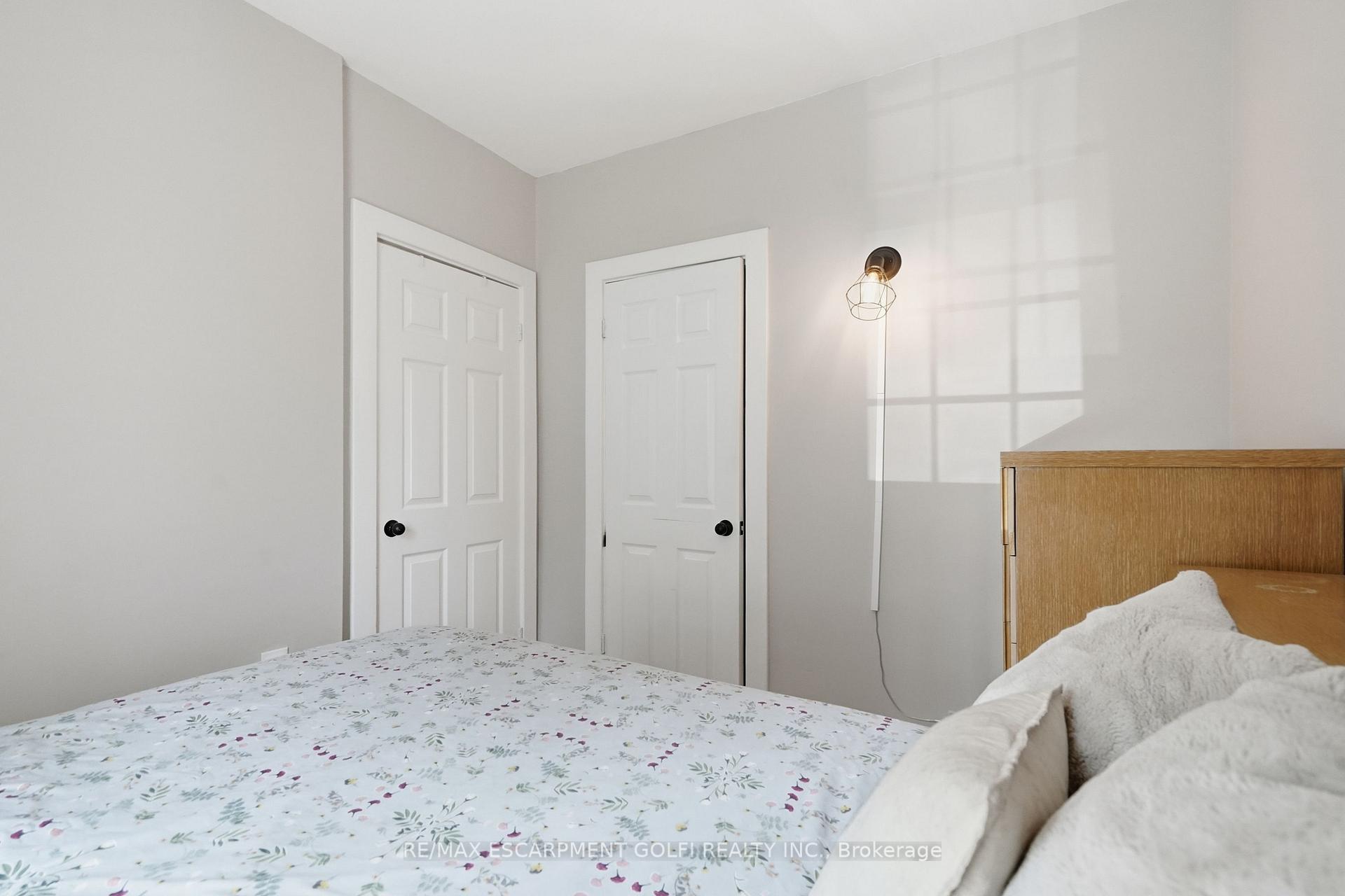 Photo 18 of 34 East 24th Street, Hamilton, Eastmount — HOMEH