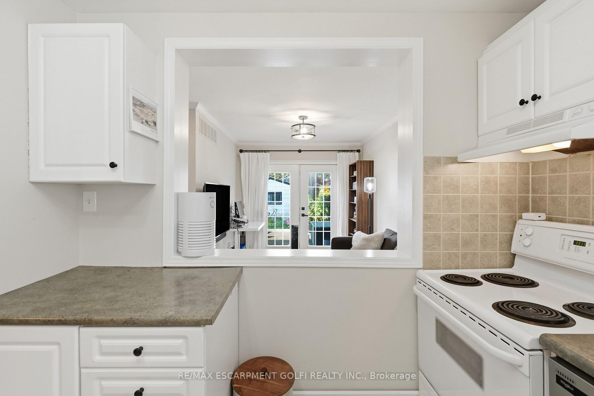 Photo 32 of 34 East 24th Street, Hamilton, Eastmount — HOMEH
