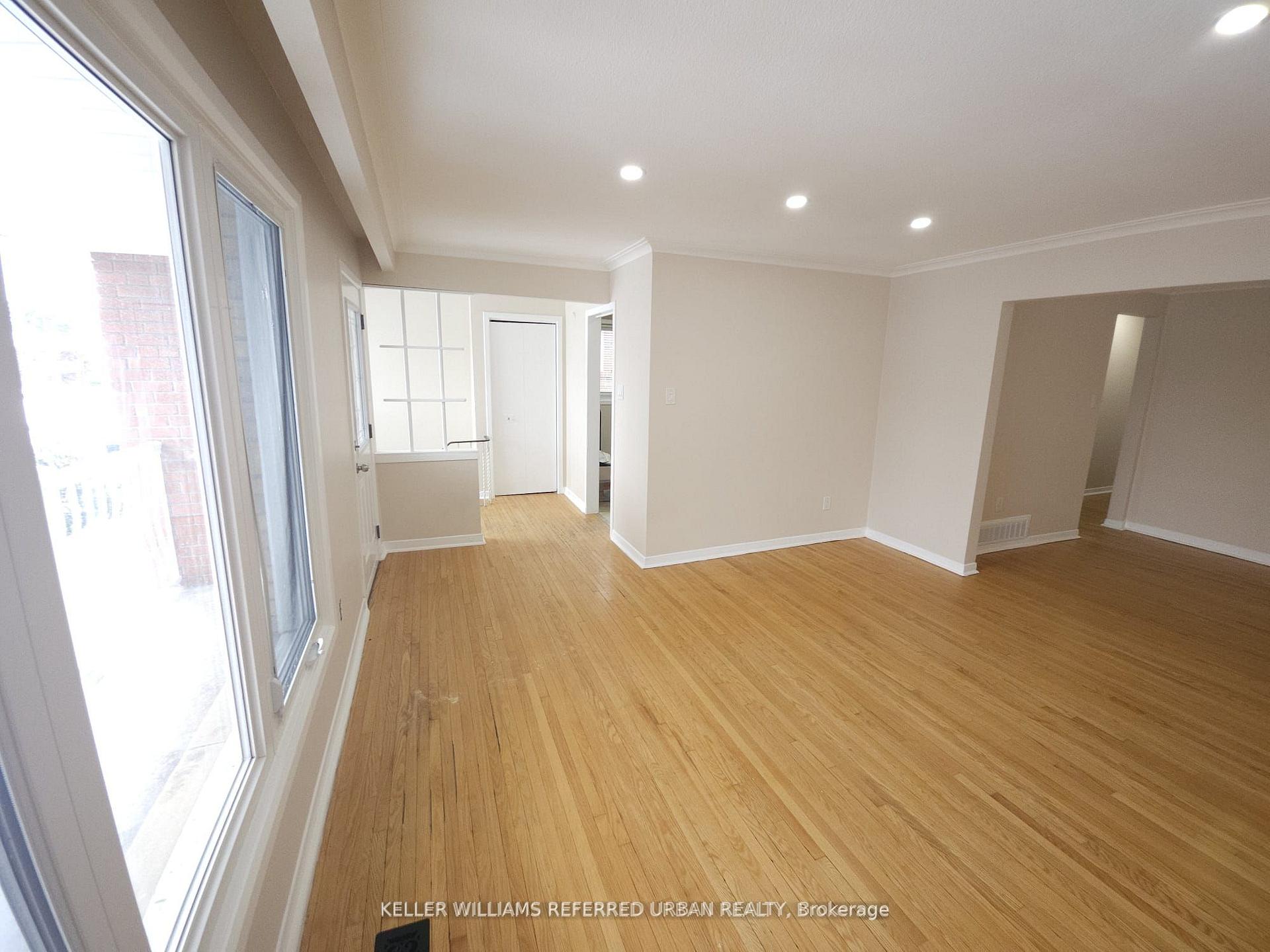 Photo 6 of 30 Picaro Drive, North York, Glenfield-Jane Heights — HOMEH