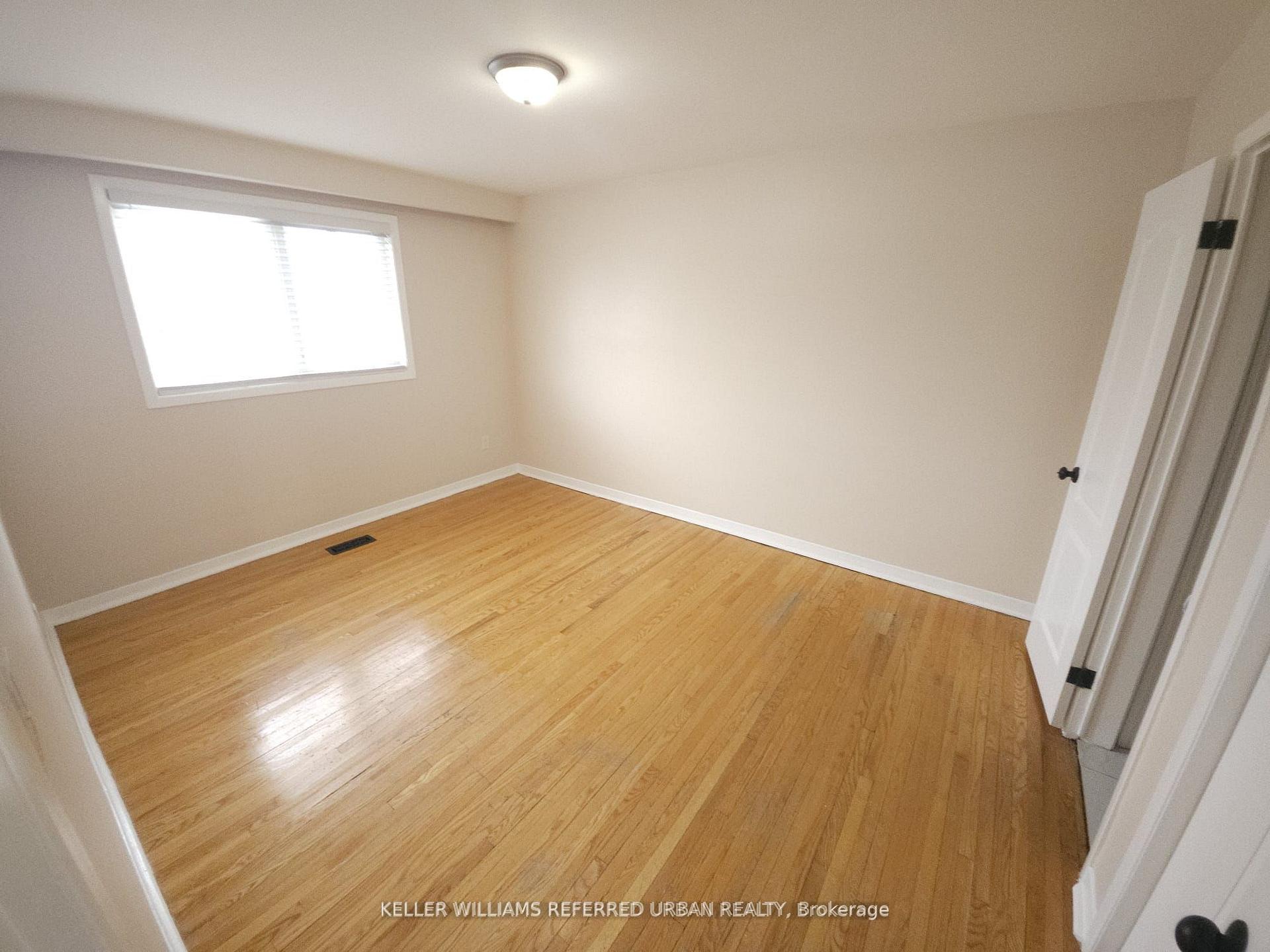 Photo 10 of 30 Picaro Drive, North York, Glenfield-Jane Heights — HOMEH