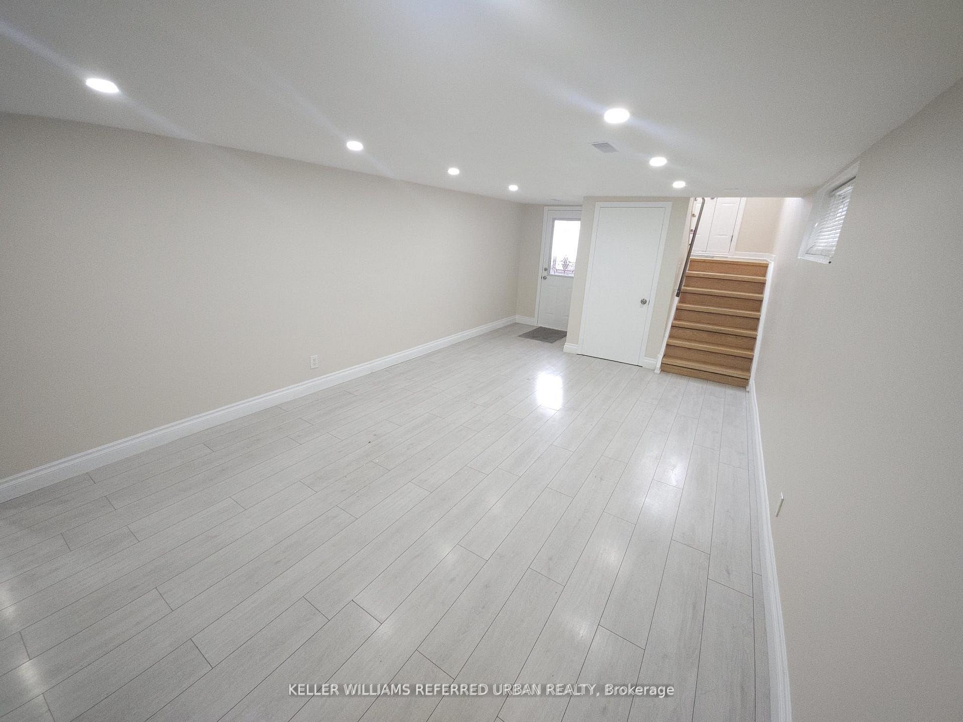 Photo 16 of 30 Picaro Drive, North York, Glenfield-Jane Heights — HOMEH
