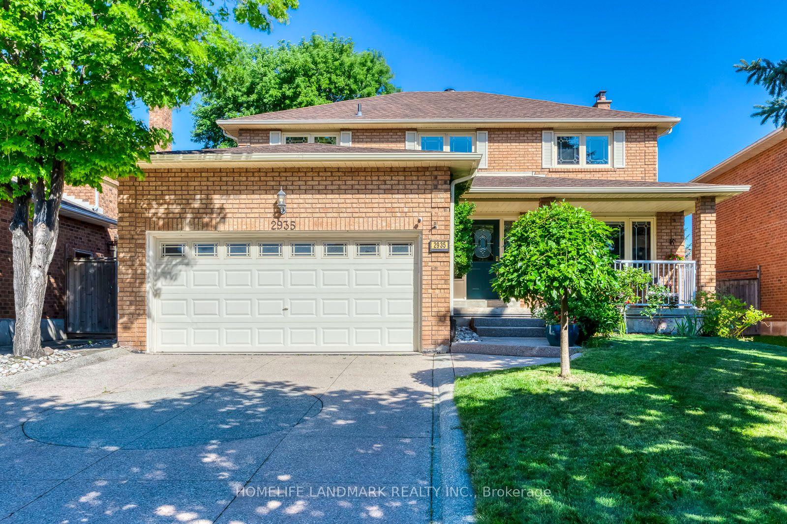 Front of 2935 Kingsway Drive